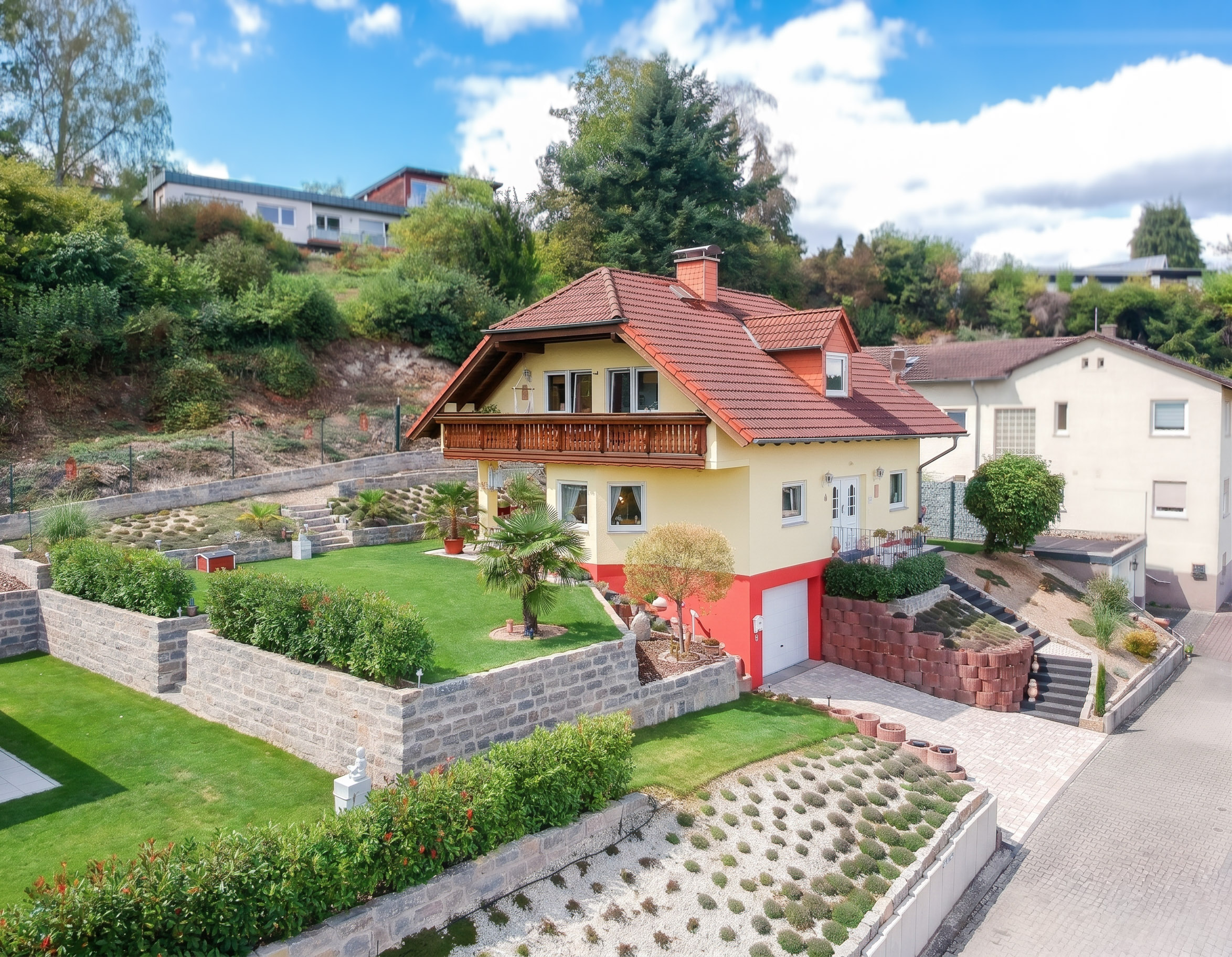 Gepflegtes Familienhaus mit Taunusblick und zusätzlichem Bebauungspotenzial