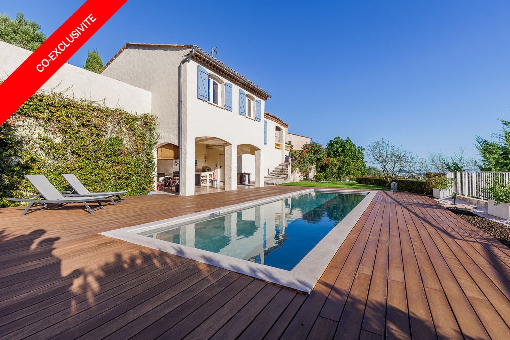 Villa individuelle avec vue mer et piscine