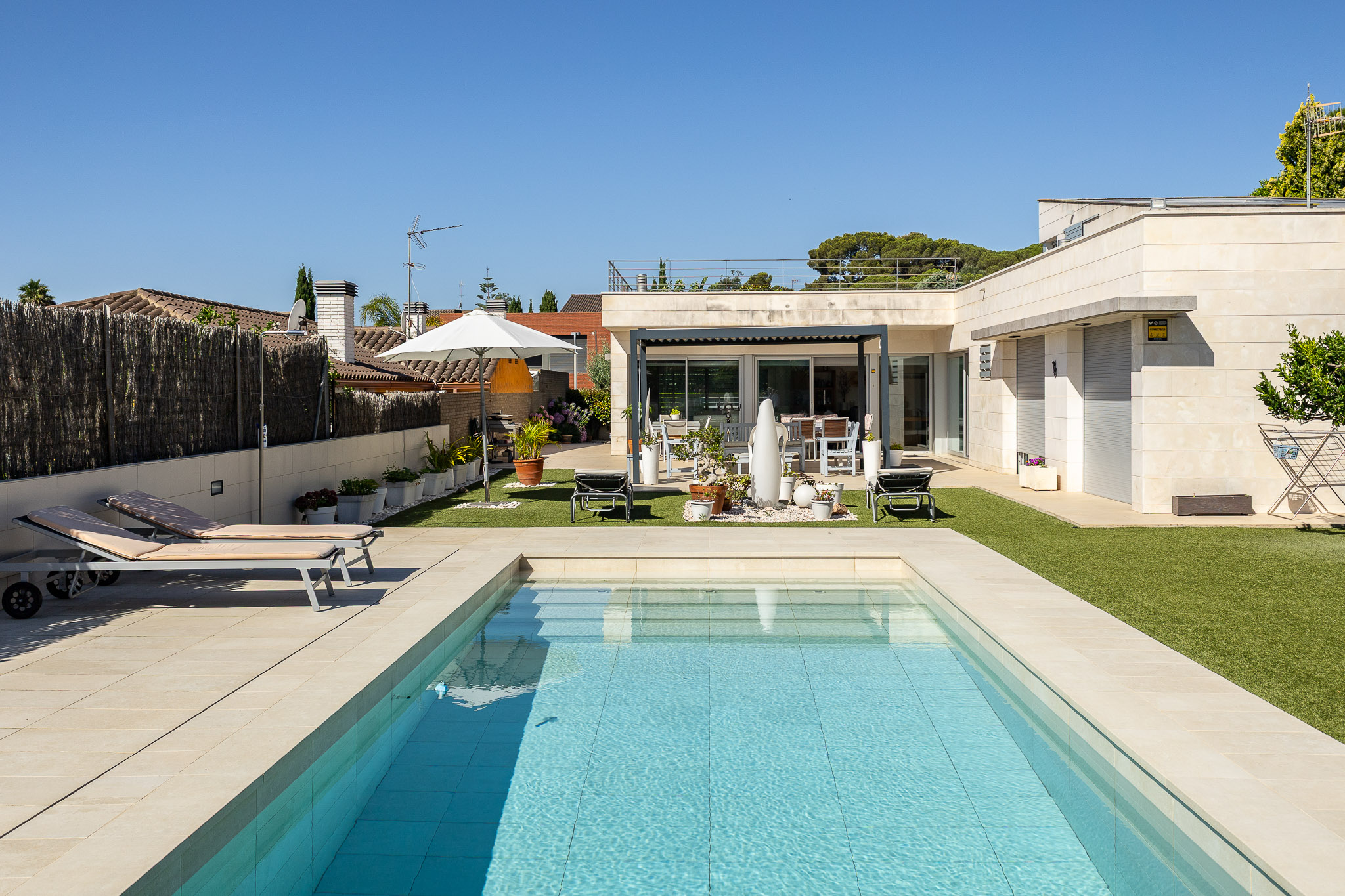 Stunning new-build villa with private pool, garden, and luxury finishes in Cabrera de Mar