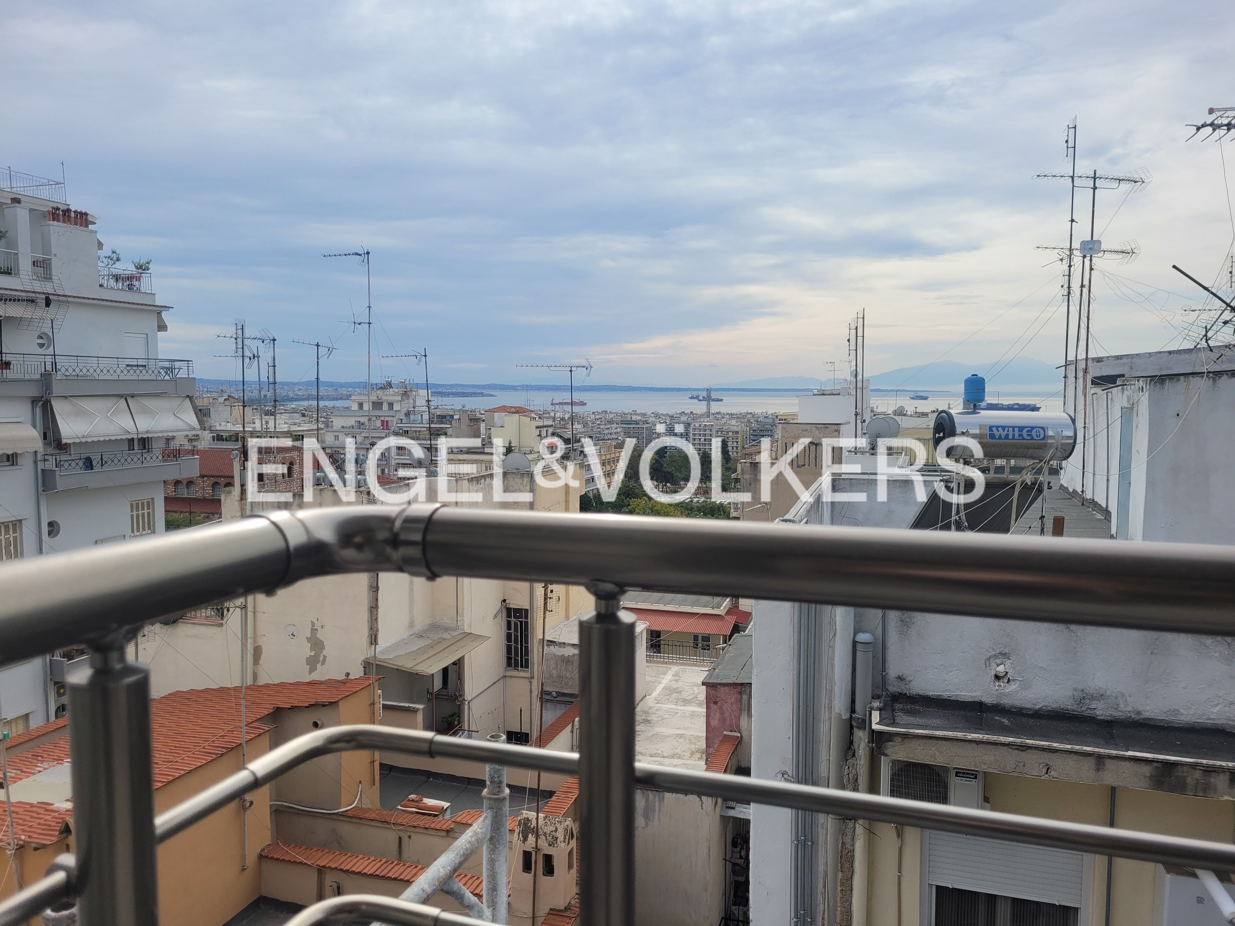 Fabulous brand new apartment with astonishing view at the center of the city