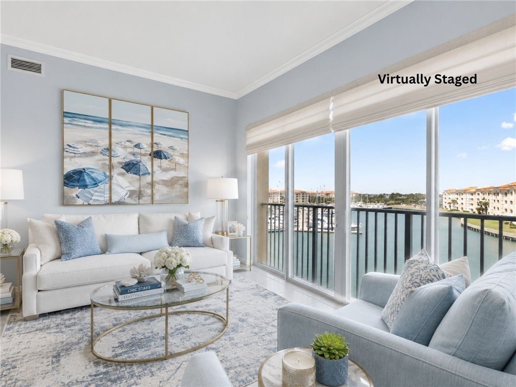 Panoramic Marina Views