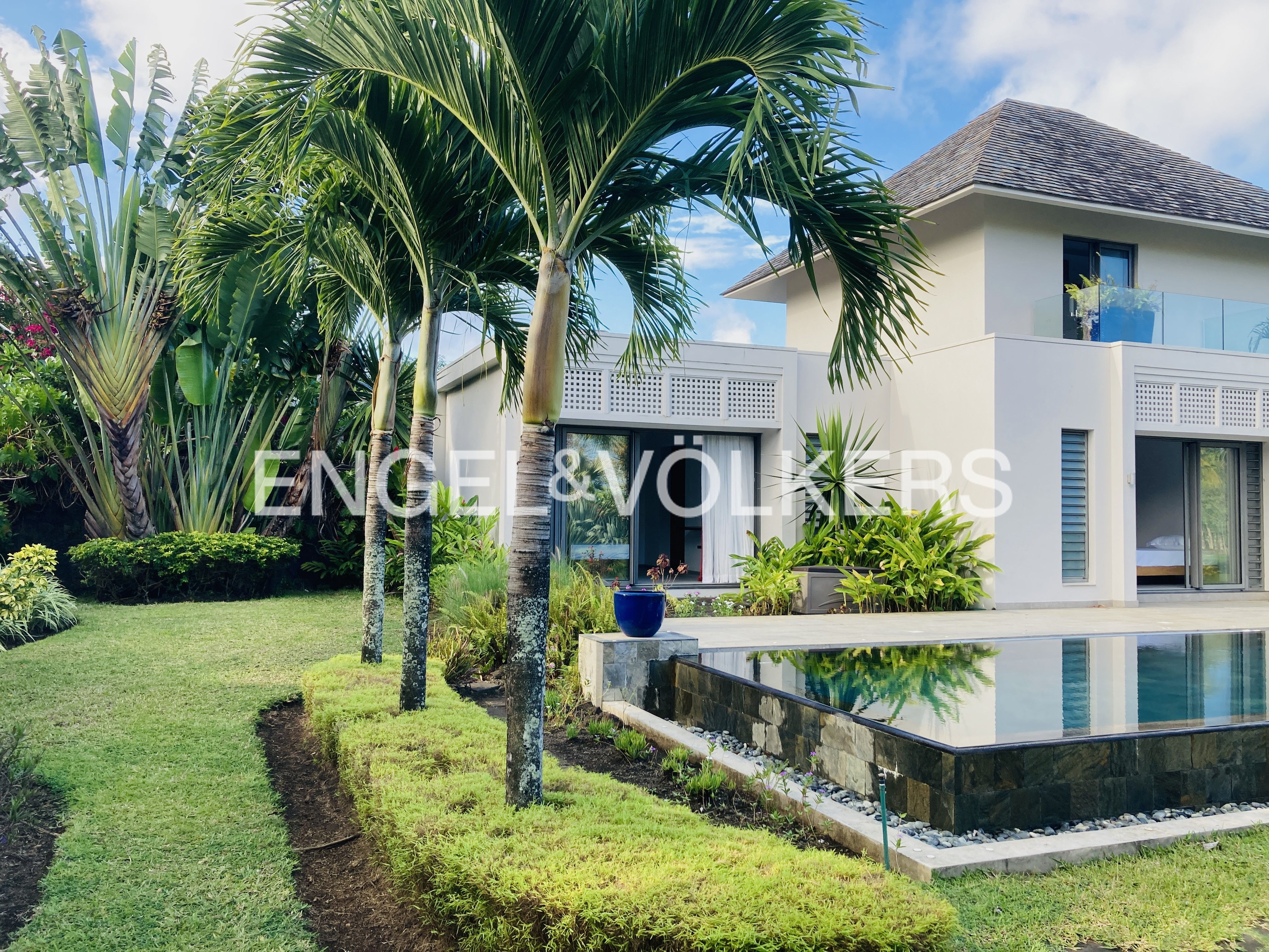 Unparalleled Elegance On The Green