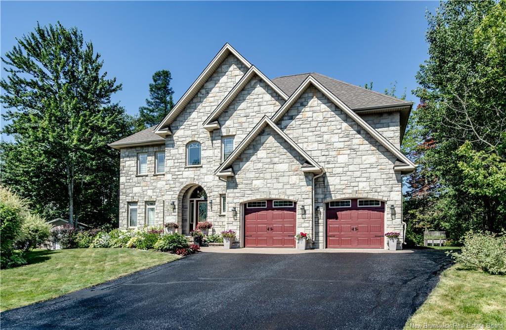 WELCOME TO YOUR CASTLE DREAM HOME IN DIEPPE, NB