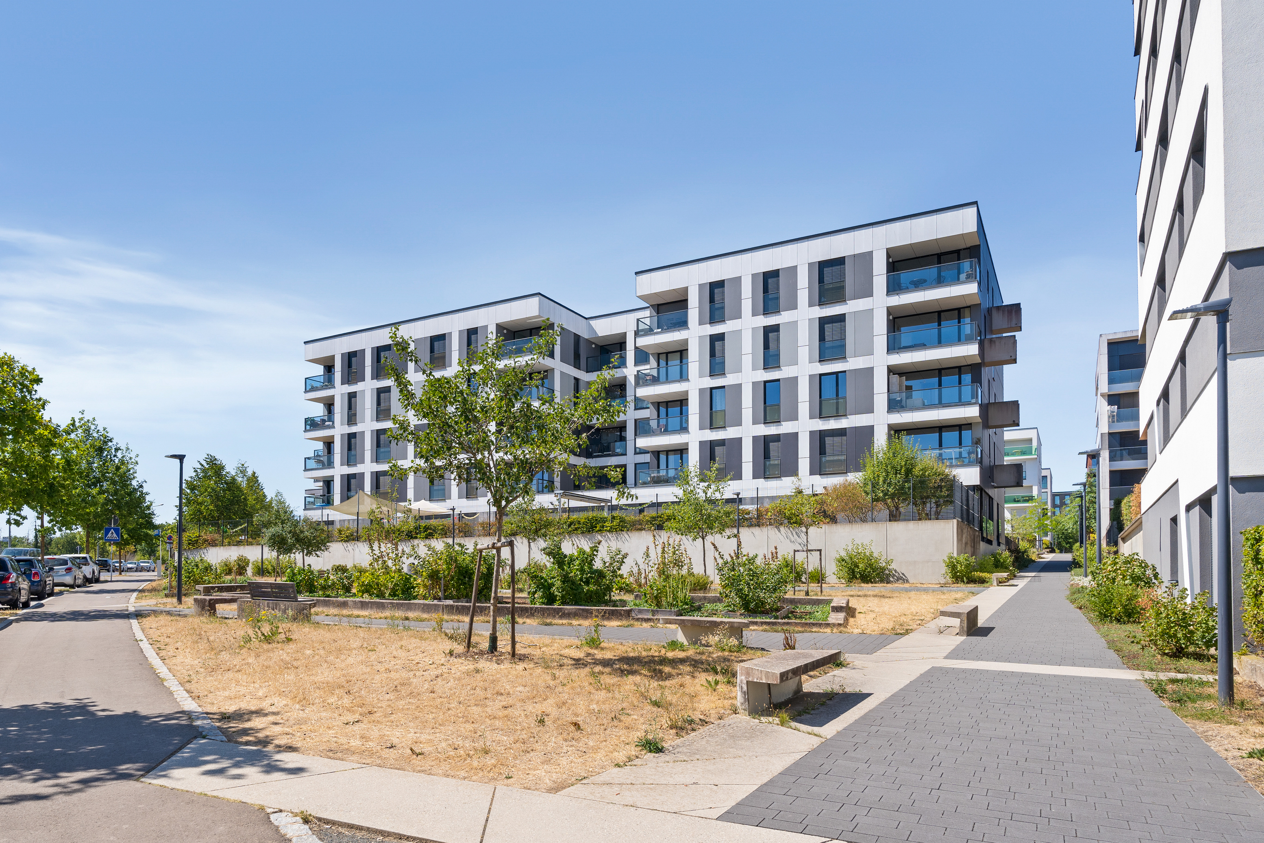 Wohnung mit 2 Schlafzimmern, Loggia und Parkplatz in Kirchberg