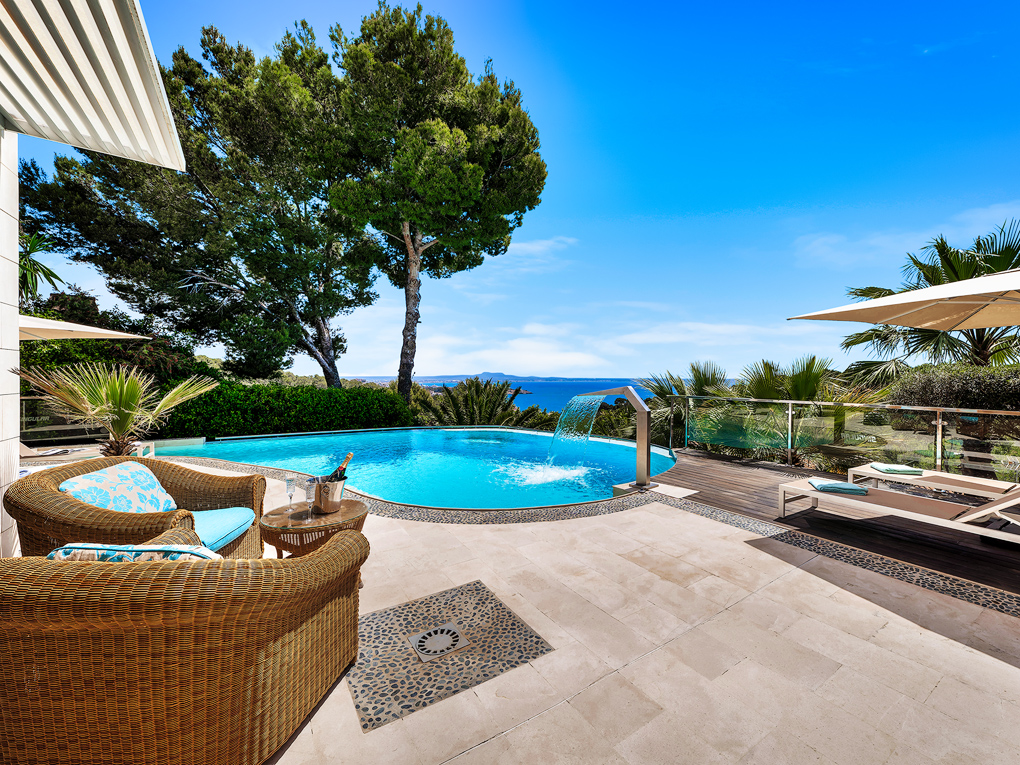 Exclusive luxury villa with stunning sea views