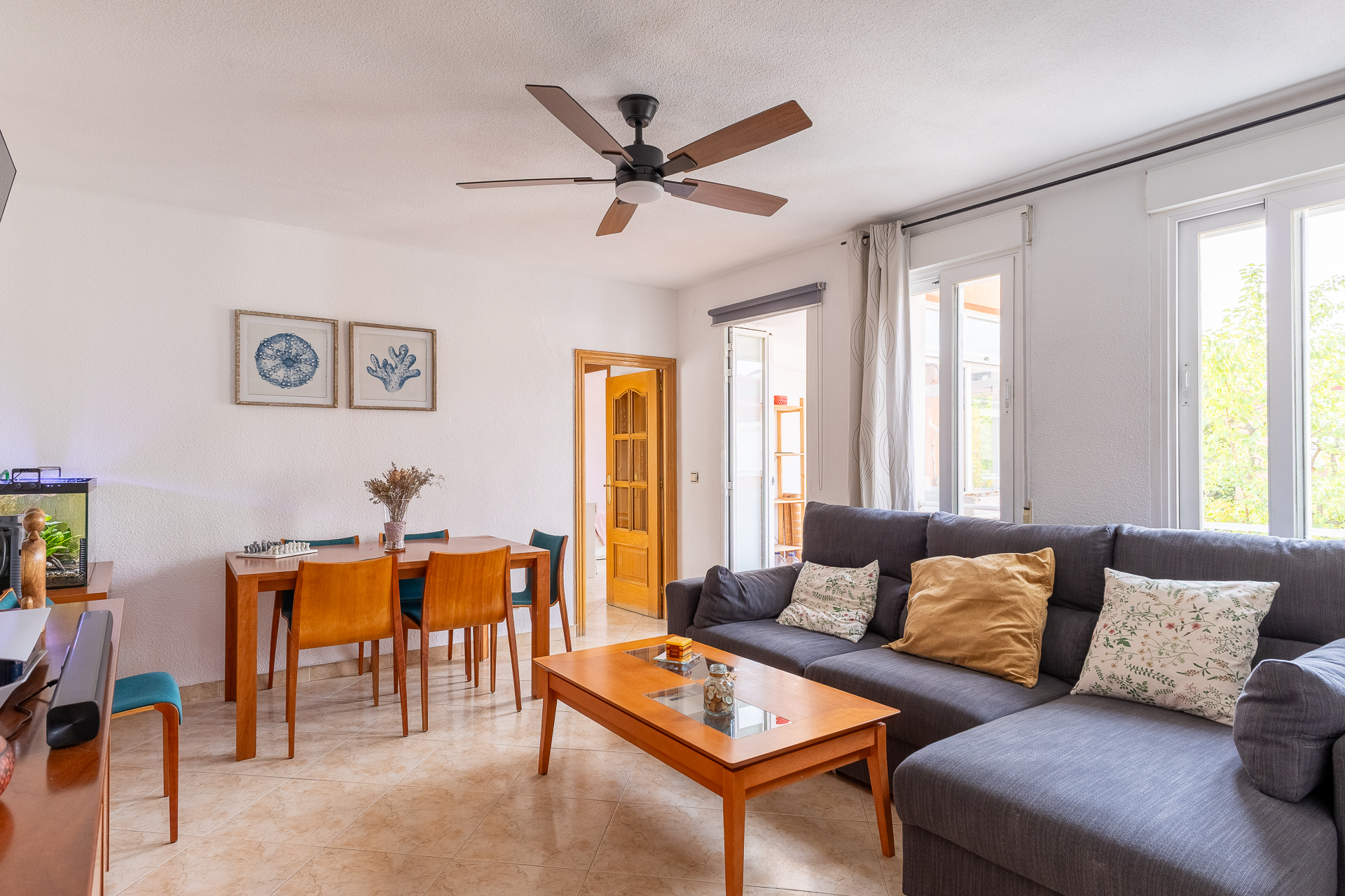 Bright Apartment with Terrace