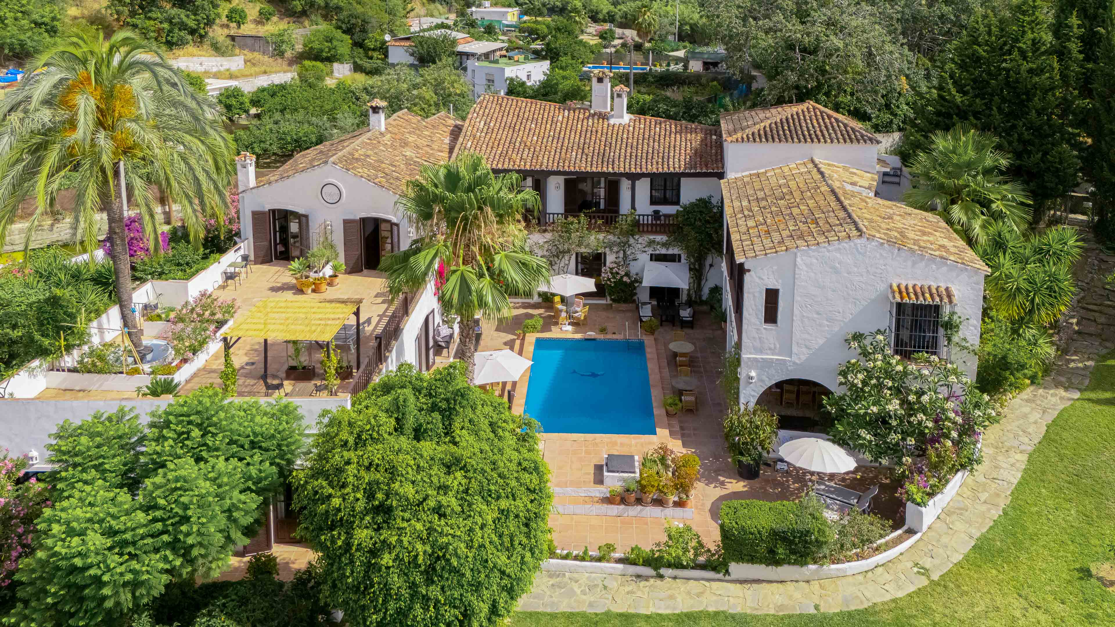 9-bedroom historic estate with rural hotel license near Estepona