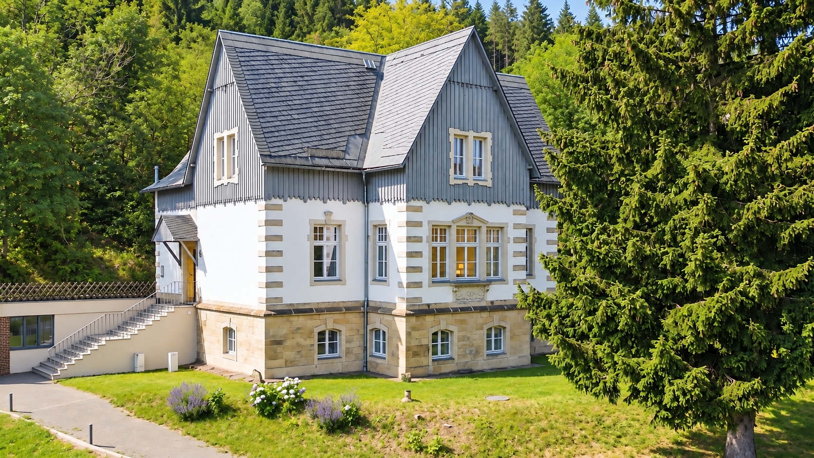 Villa Unger - Einmalige Lage trifft historischen Charme in Altenberg