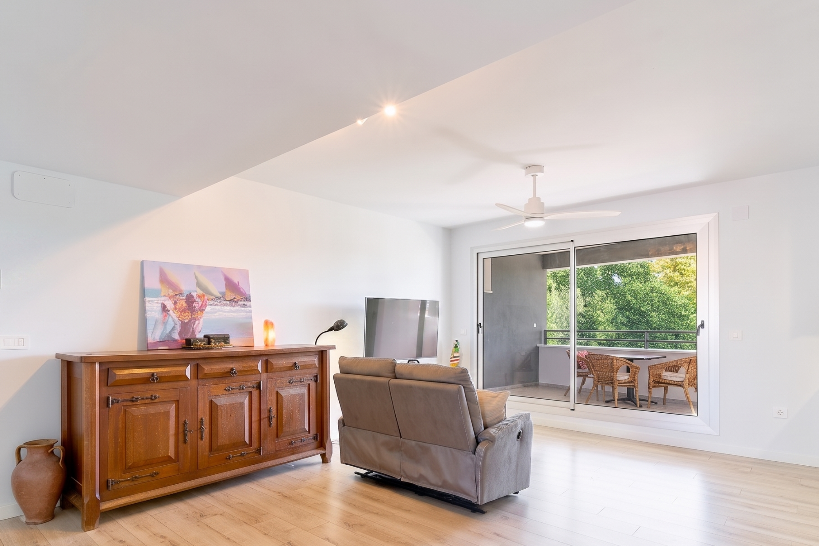 Apartamento nuevo de 2 dormitorios con estacionamiento privado en Montemar