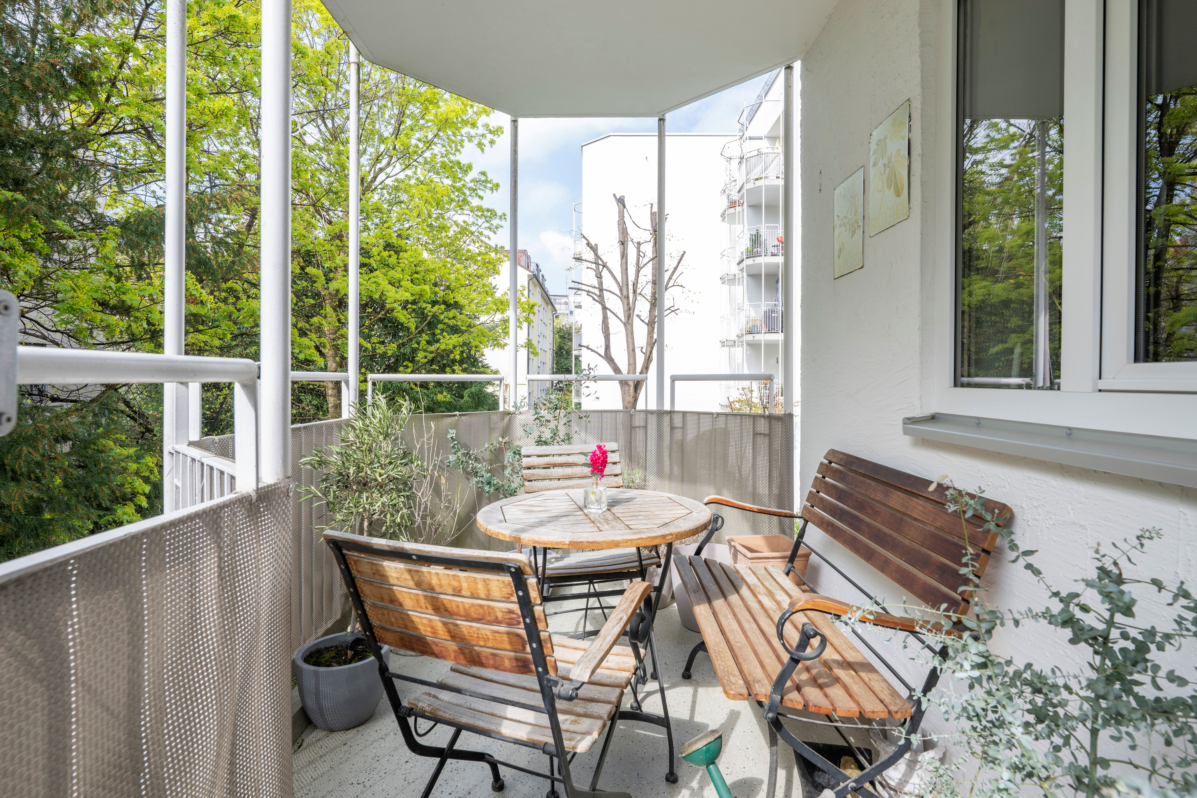 Bestlage Maxvorstadt - stilvoll wohnen mit Sonnenbalkon & Stellplatz