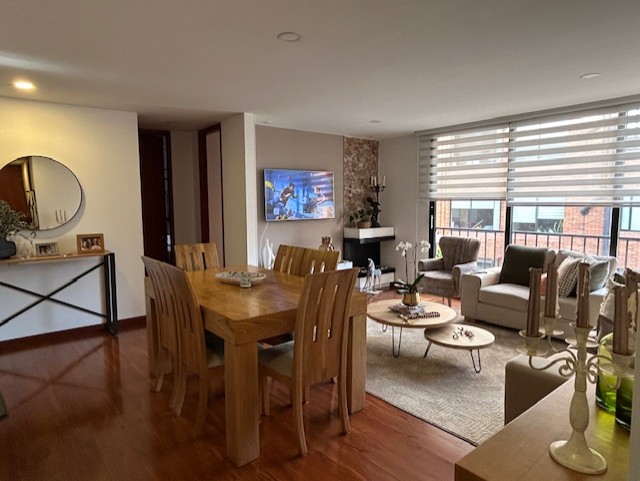 Moderno apartamento con balcón para venta en Contador