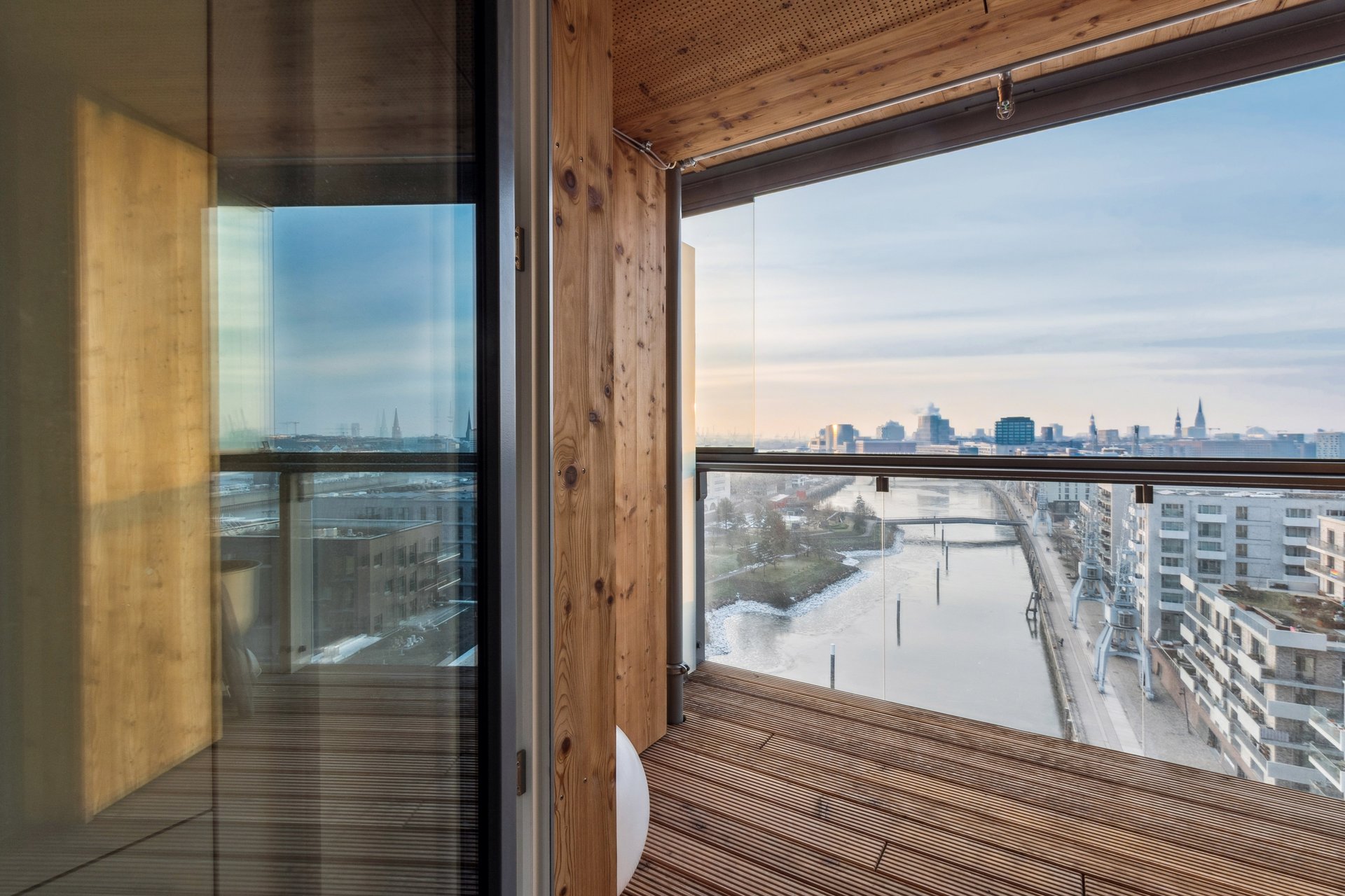 HafenCity par excellence – 270°-Panoramablick auf Hamburgs Wahrzeichen.