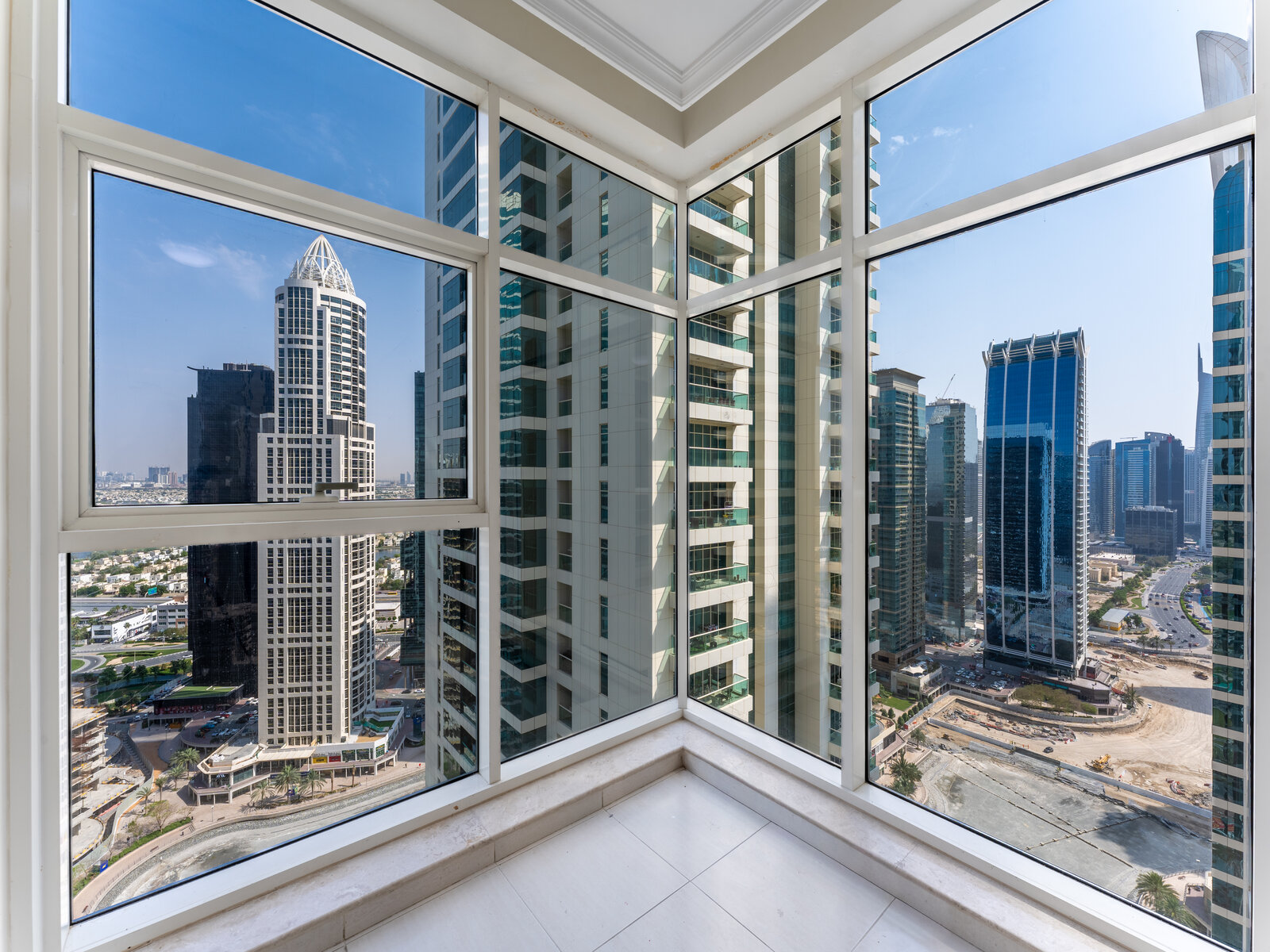 PANORAMIC VIEWS I HIGH FLOOR I UNFURNISHED