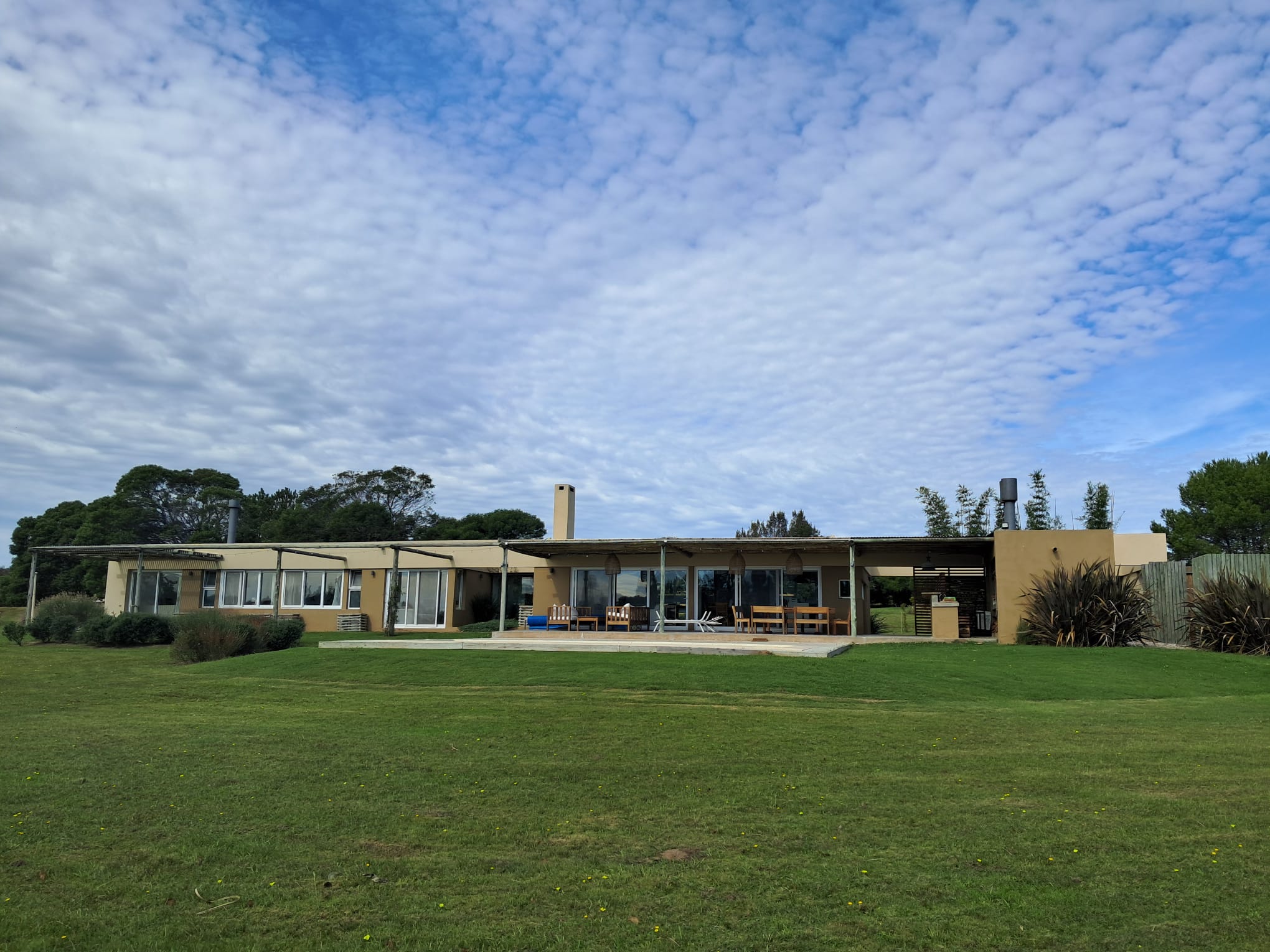 4-bedroom house with heated pool in a gated community