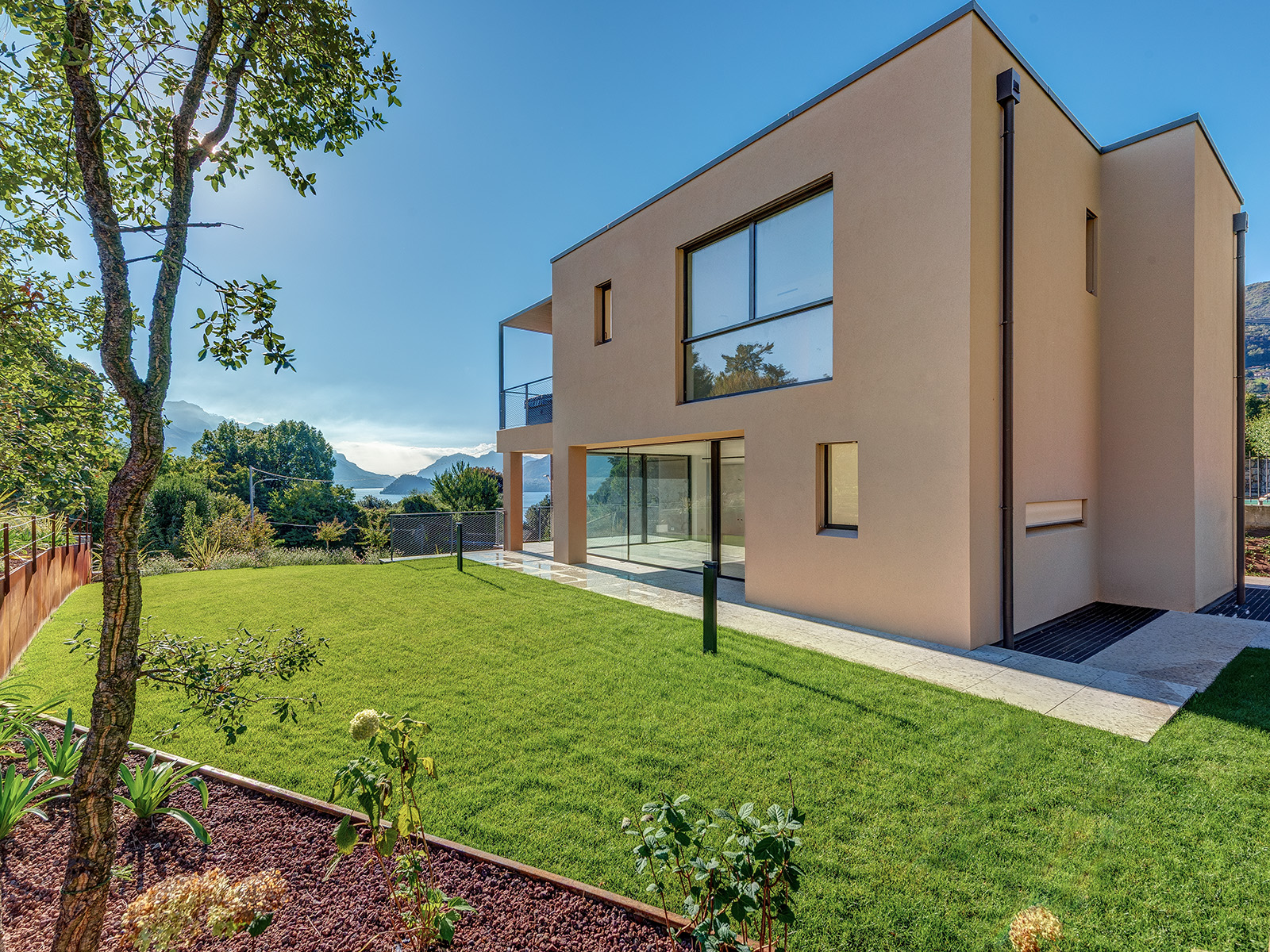 Villa Dalia - Modern Villa with Lake View