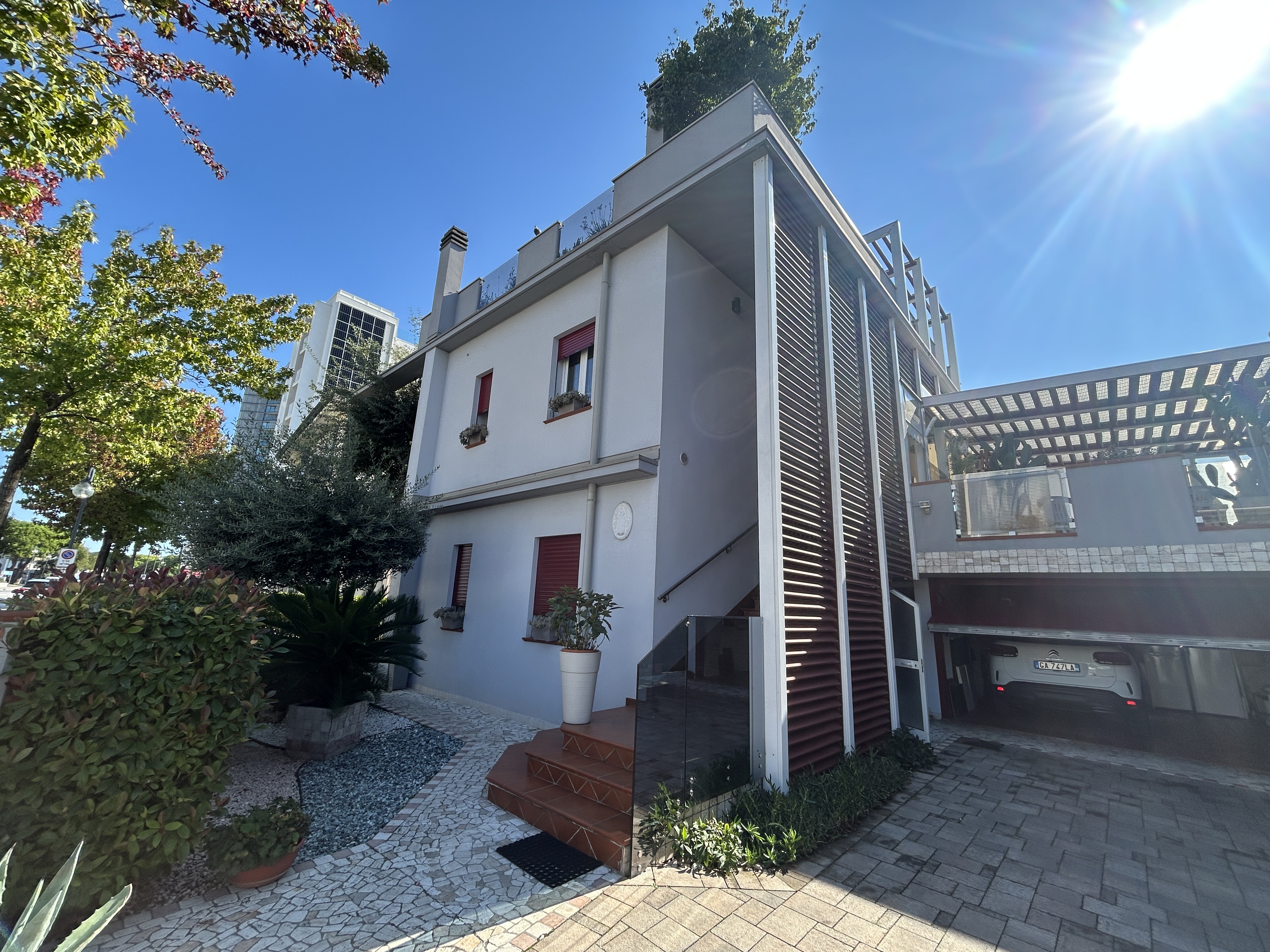 Hard-to-find residence just steps from Mazzini Square