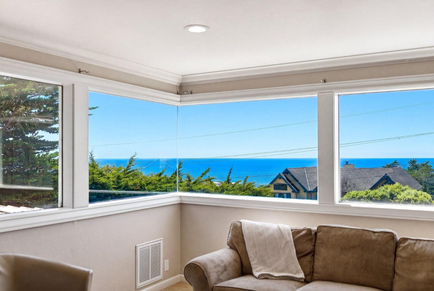 Yankee Point: a private coastal enclave above the Pacific