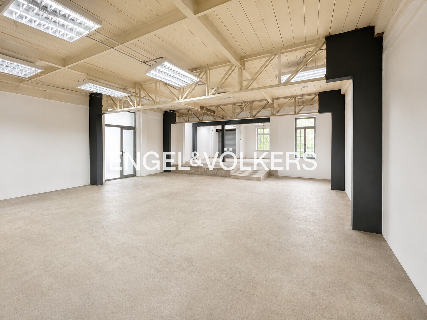 Local Comercial 120 m² frente Metro y Parque Bustamante