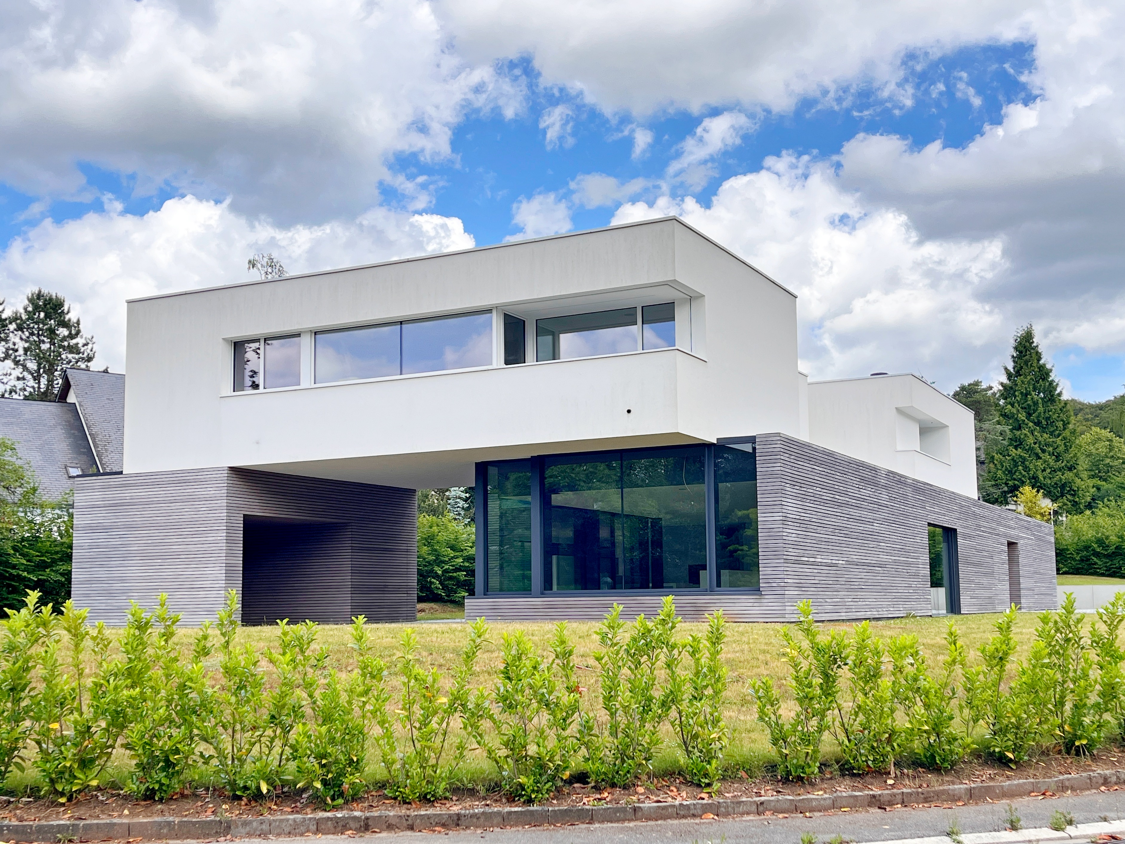 Exceptional Contemporary Villa in the Domaine de Brameschhof – First Occupation