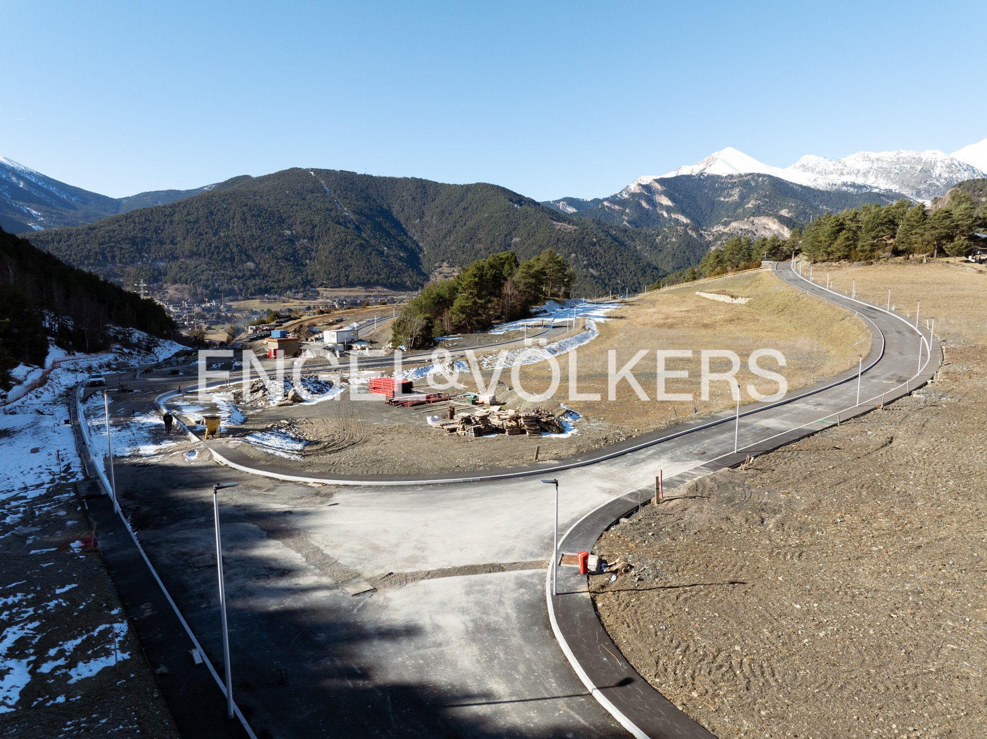 Exceptional plot for building a single-family house surrounded by nature.