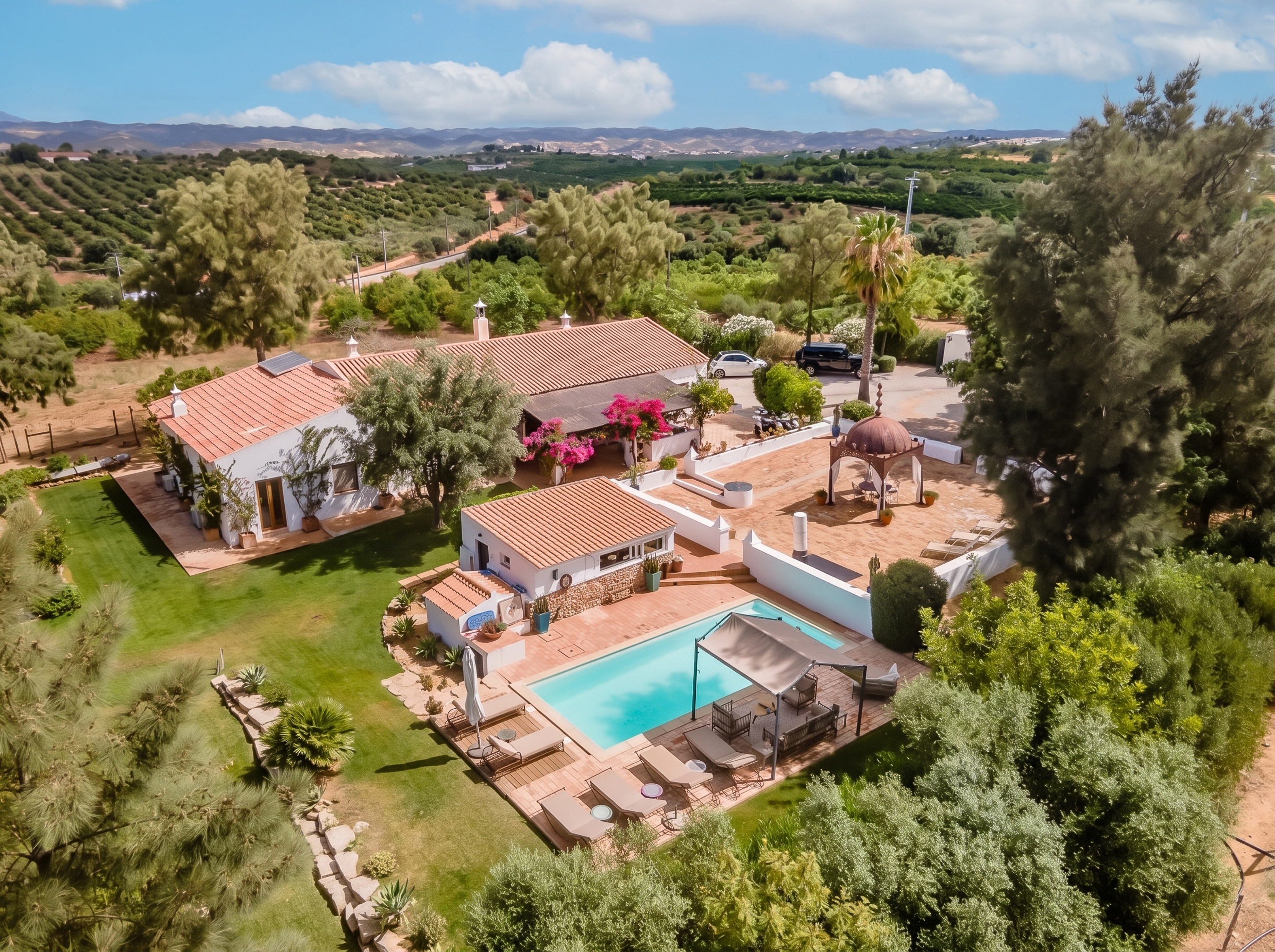 Autêntica Quinta Algarvia com Piscina e Pomar entre Lagoa e Silves