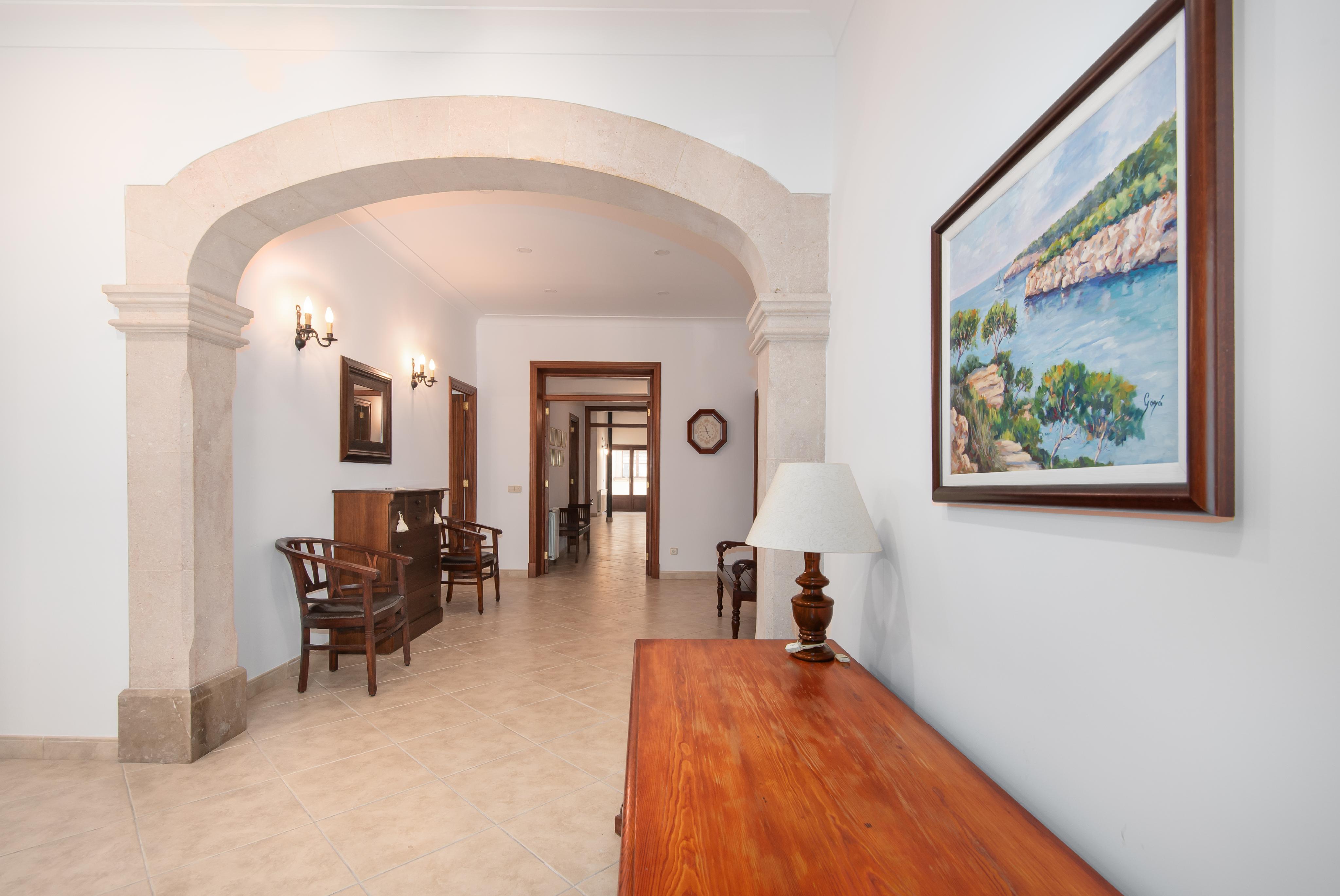 Elegant Townhouse with Authentic Mallorcan Charm
