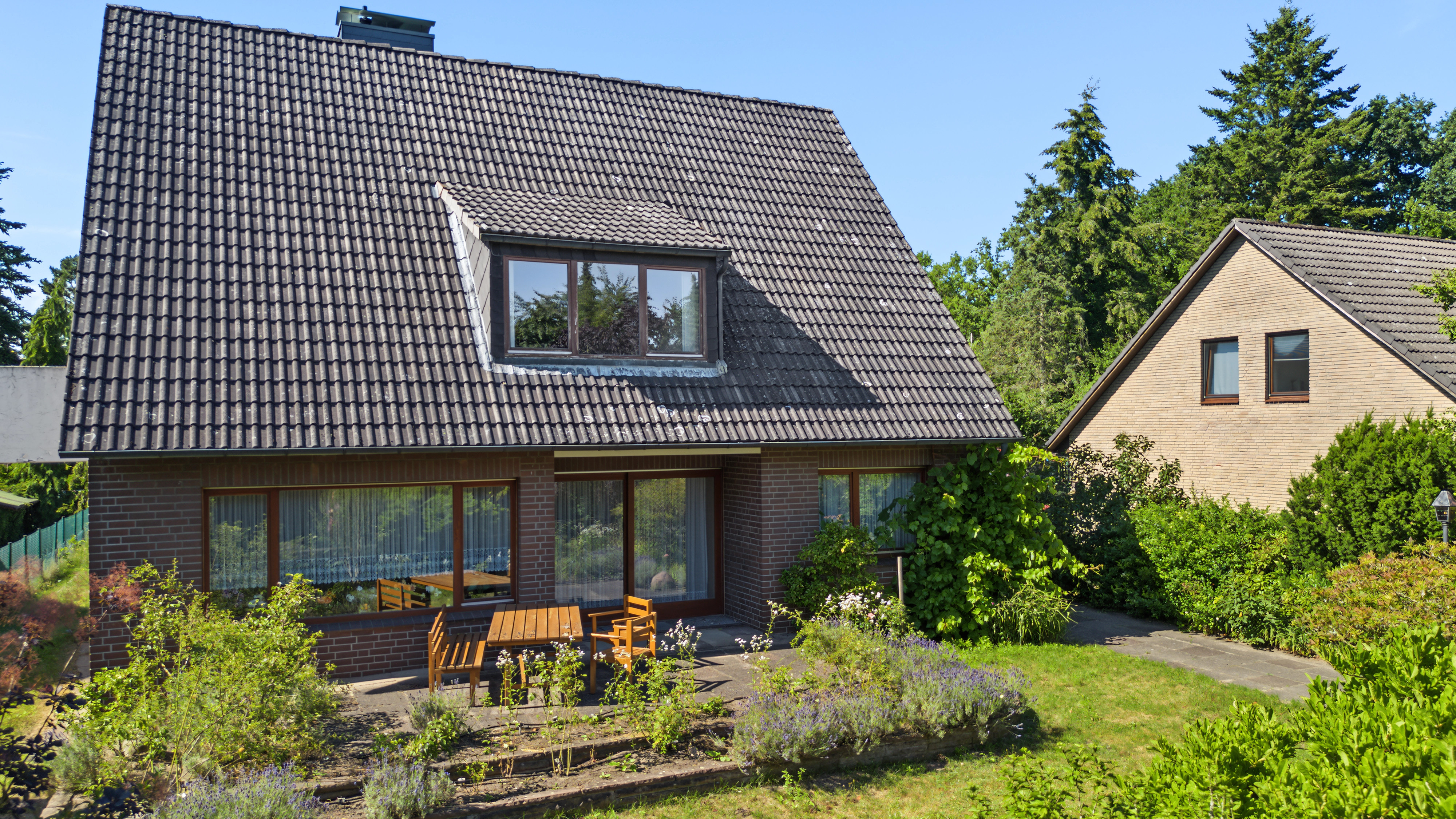 Ein Zuhause mit Raum für die ganze Familie - Architektenhaus in ruhiger Wohnlage