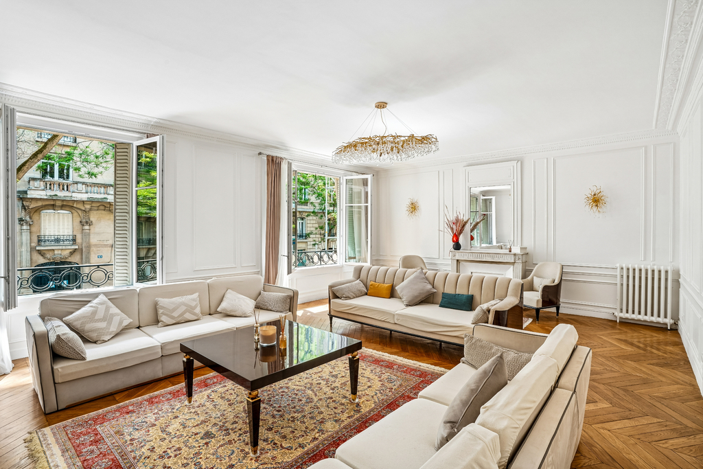 Prestigious family apartment in Auteuil – 214 m² fully renovated