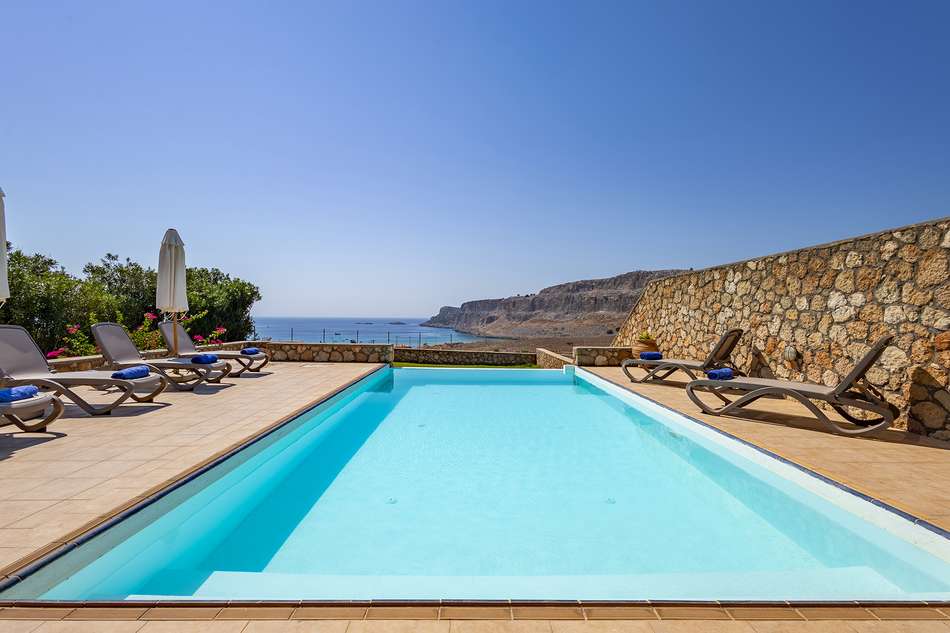 Villa mit Panoramablick auf die Bucht von Navarone