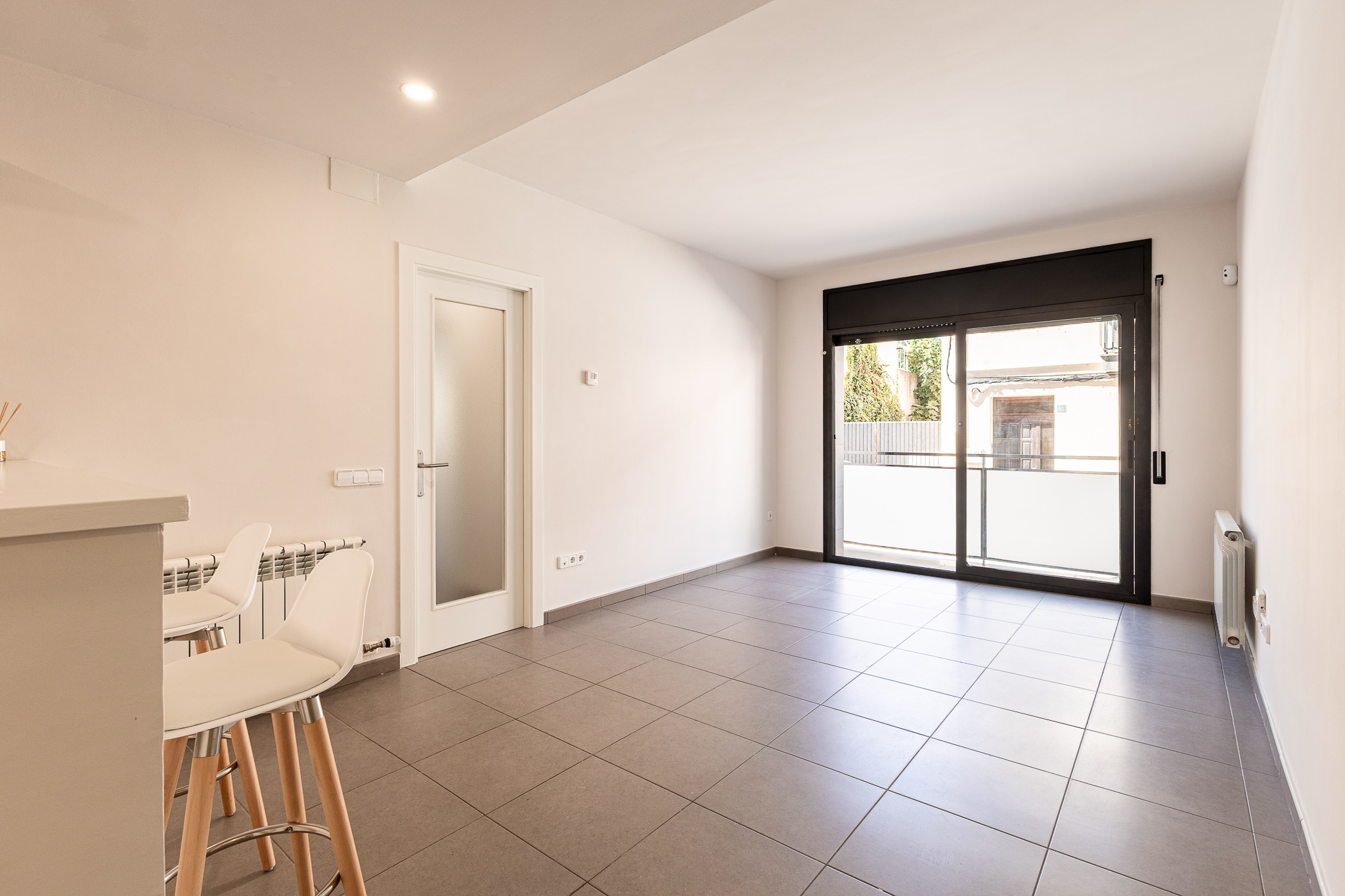 Comfort and elegance in a 3-bedroom apartment with parking and elevator in Manlleu