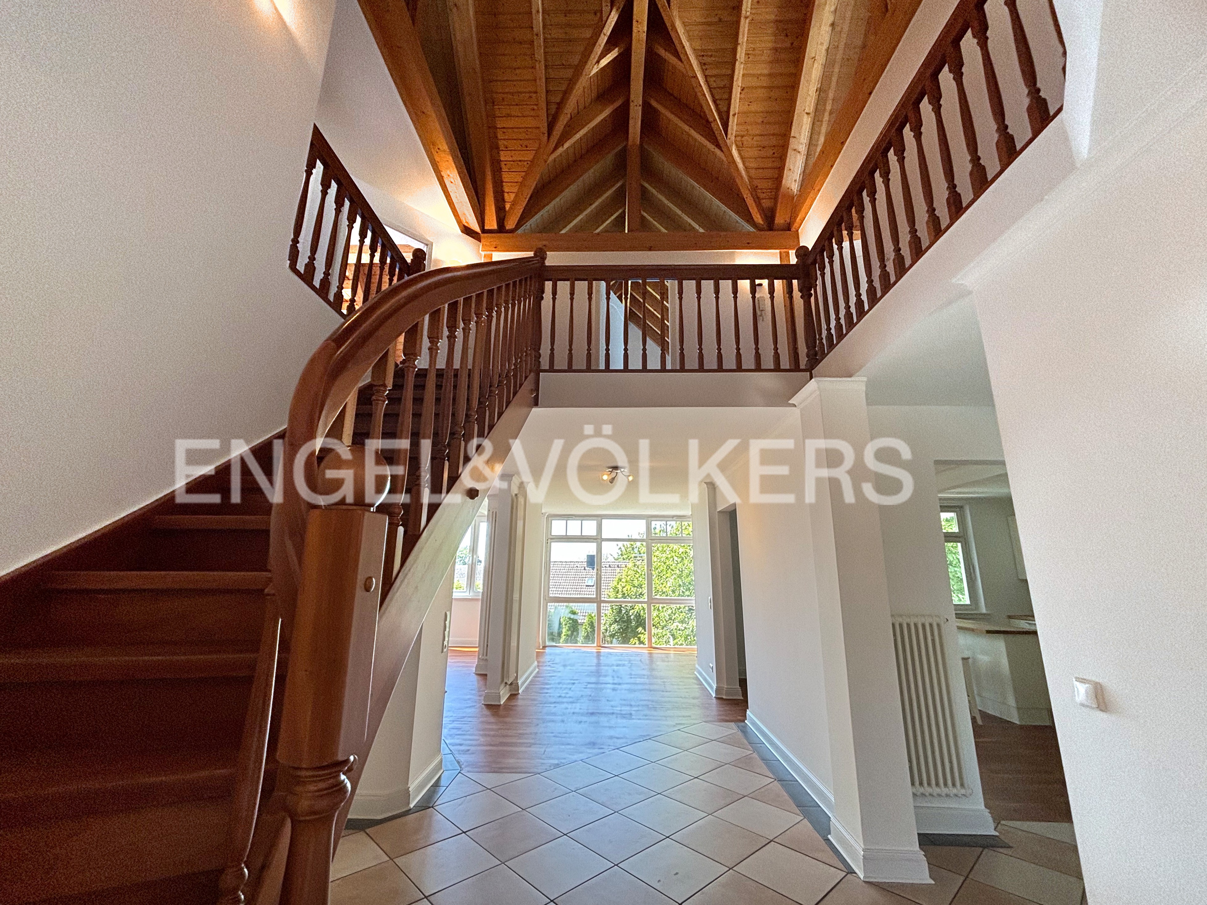 Elegant residence on the edge of Königstein-Falkenstein forest