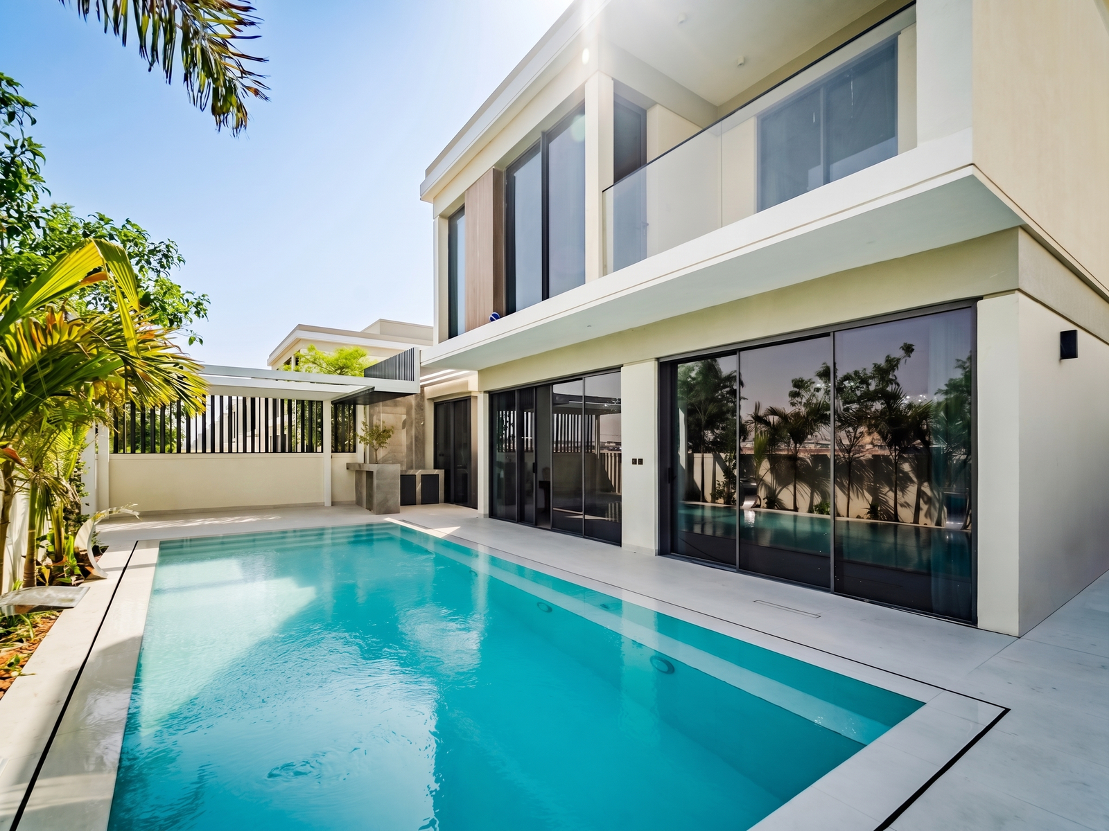 Luxury Corner Villa | Upgraded | Smart Home & Pool