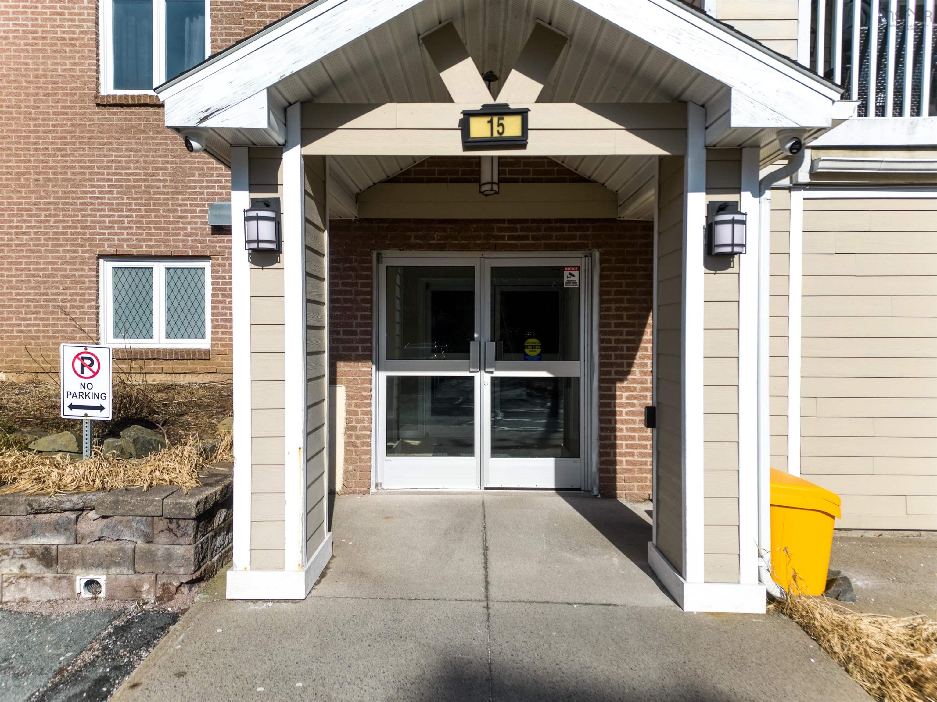 Top-Floor Gem: Fully Furnished 2-Bed + Den in Prime Location