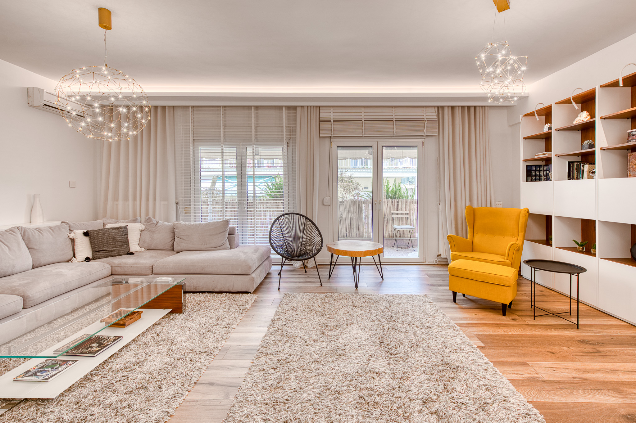 Fully renovated and furnished 127 sq. m. apartment 2min from metro station
