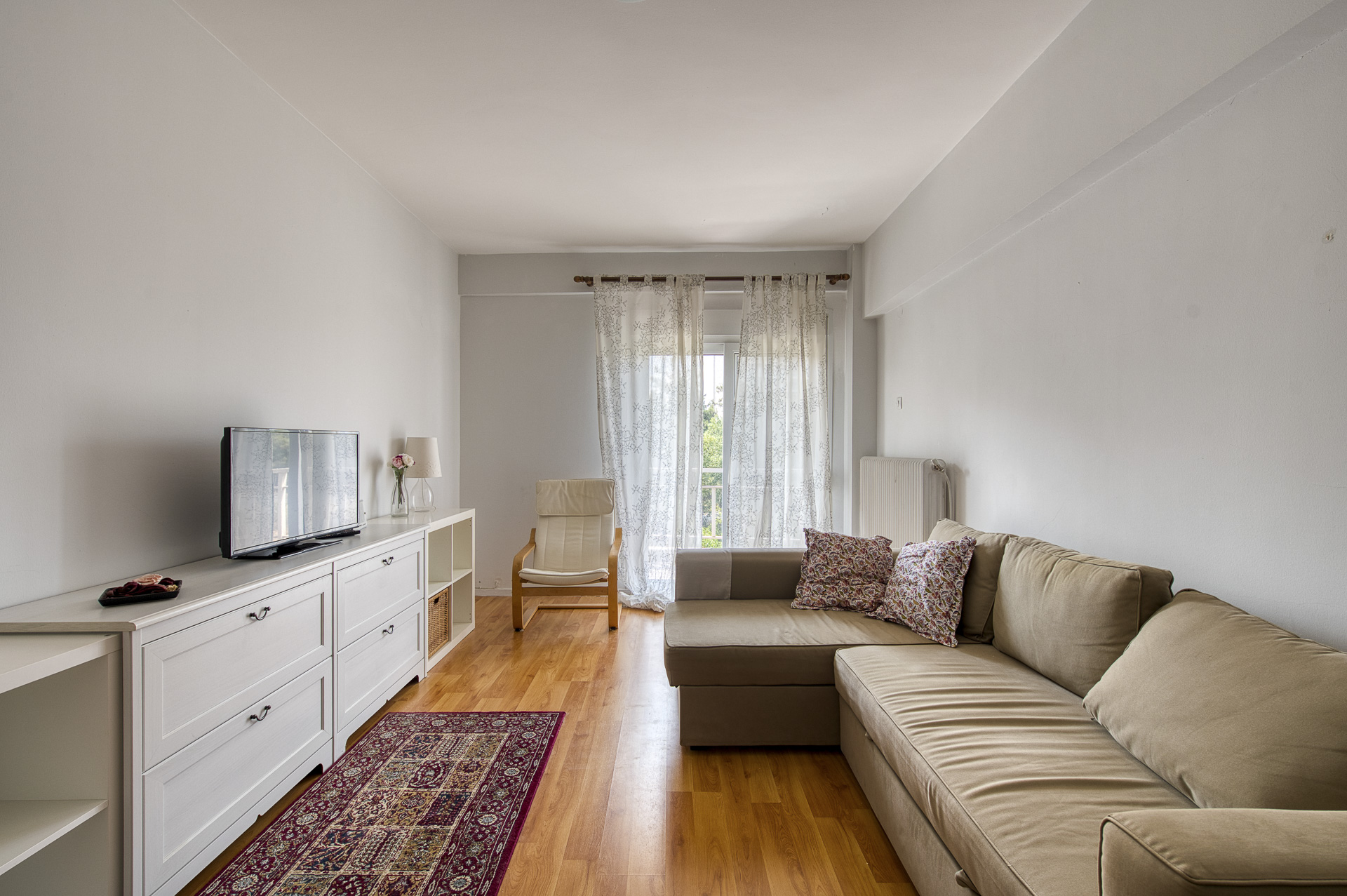 Bright 4th-floor apartment with open view