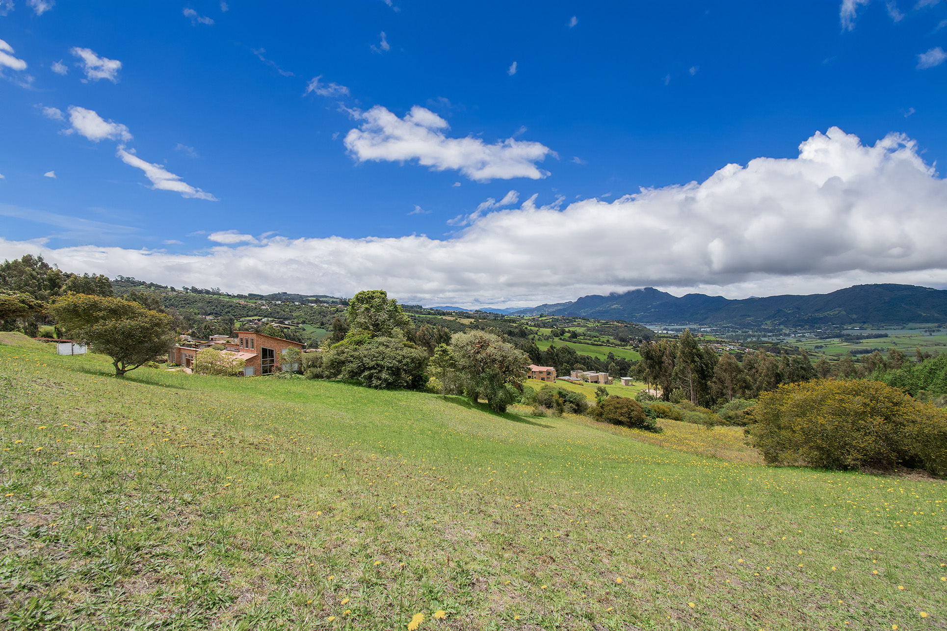 Amplio lote para venta en Yerbabuena, Sopó