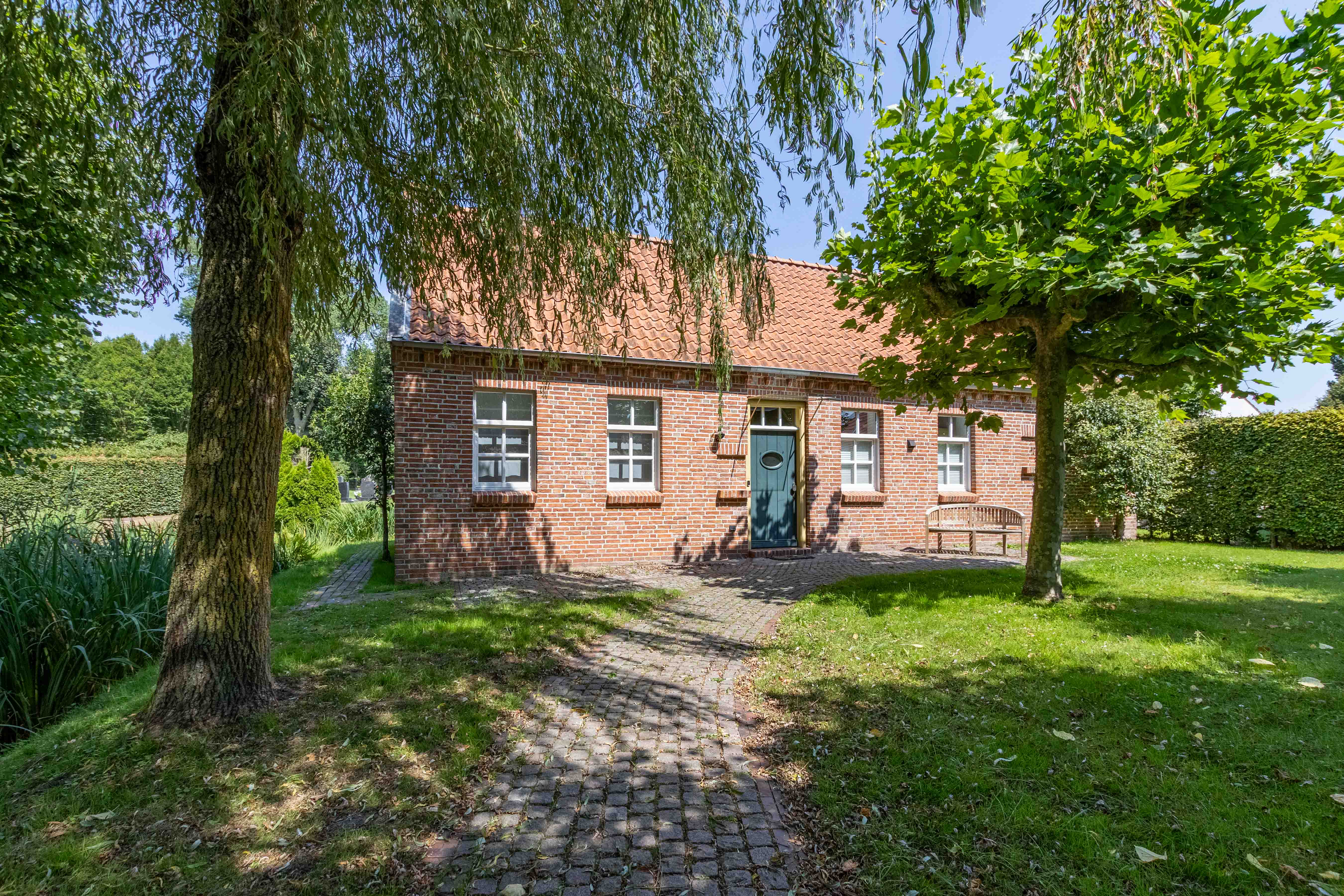 Historisches Landhaus in außergewöhnlicher Warftlage