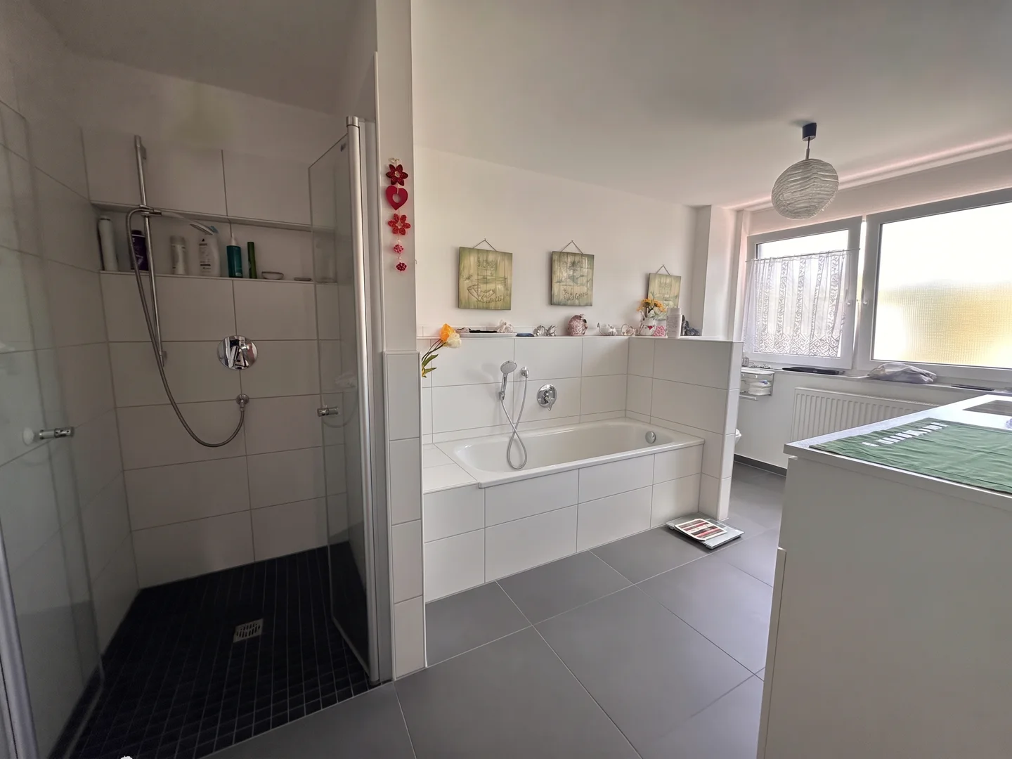 Hochwertige 4-Zimmer-Wohnung in ruhiger Lage von Zell-Weierbach - Foto 2