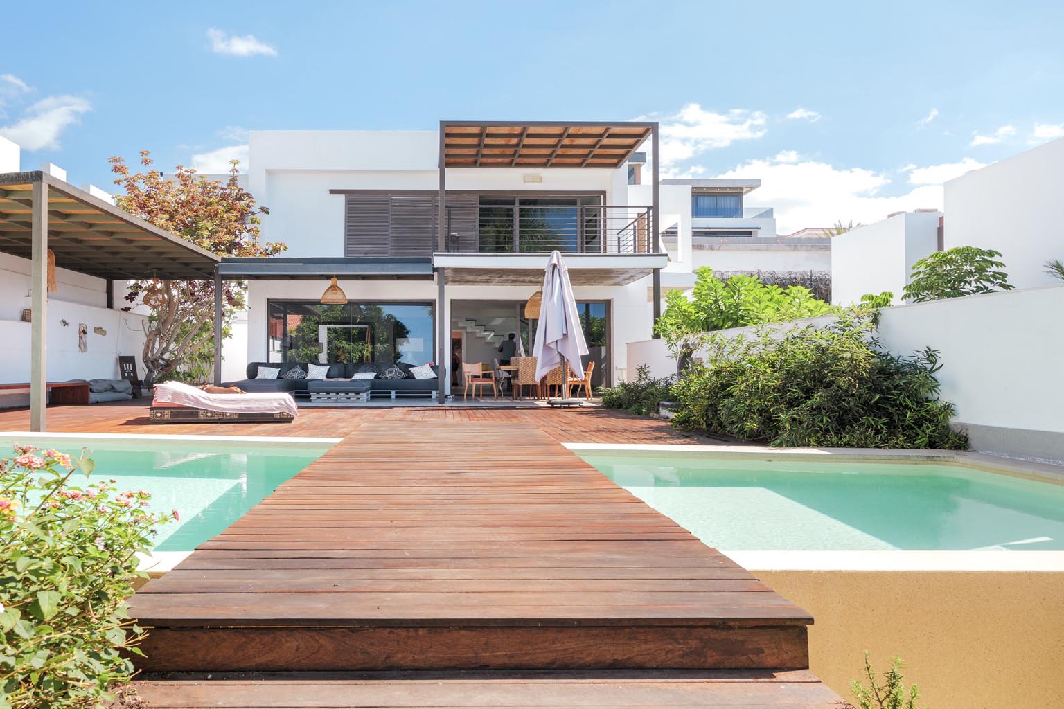 Elegante, freistehende Villa mit Meerblick in El Madroñal