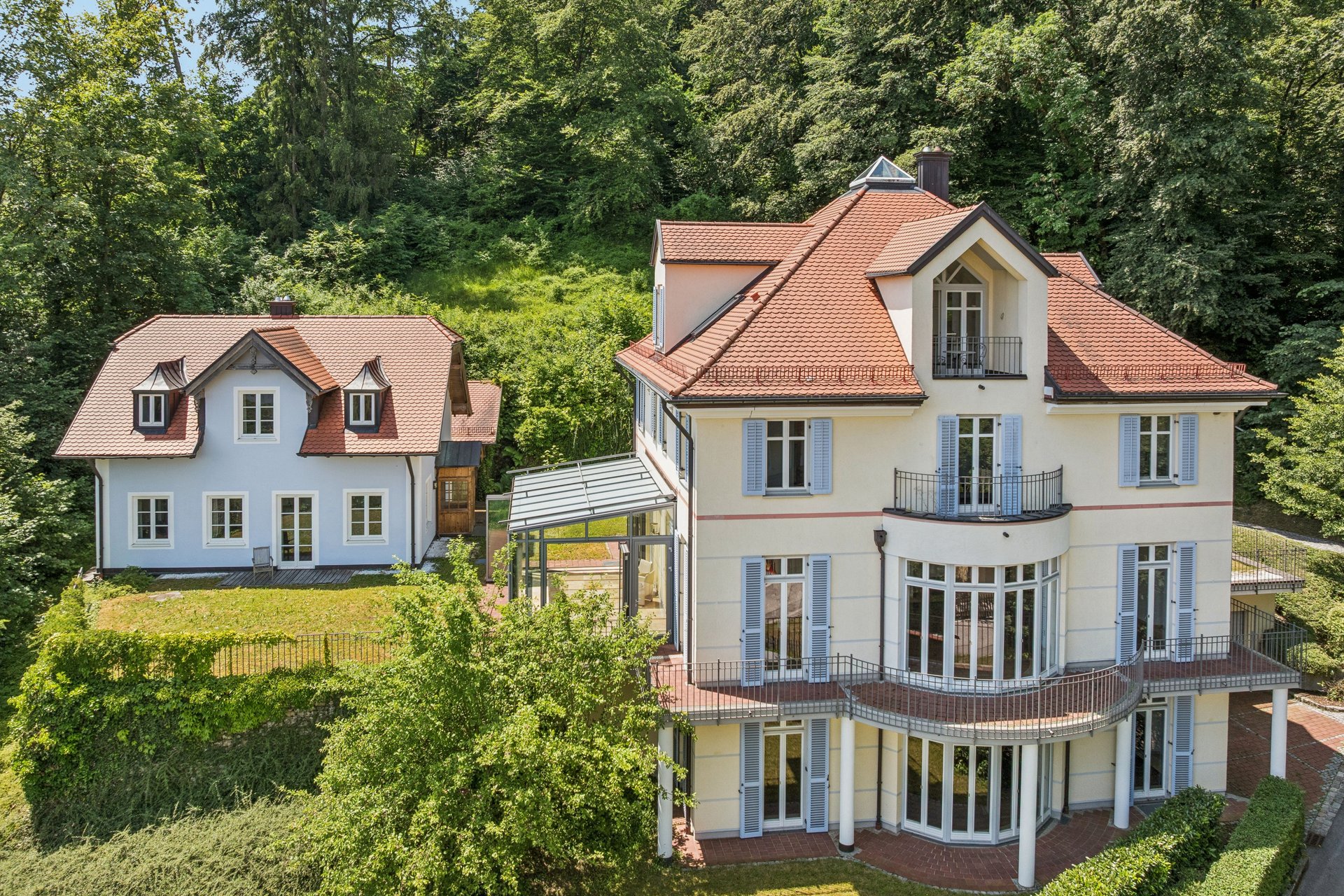Zwei Häuser, ein Anwesen – viel Platz für Familie, Hobby und Arbeiten