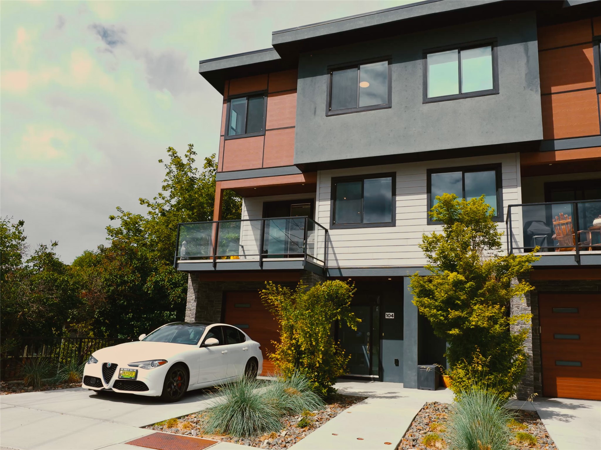 Immaculate Condo Seconds From the Lake