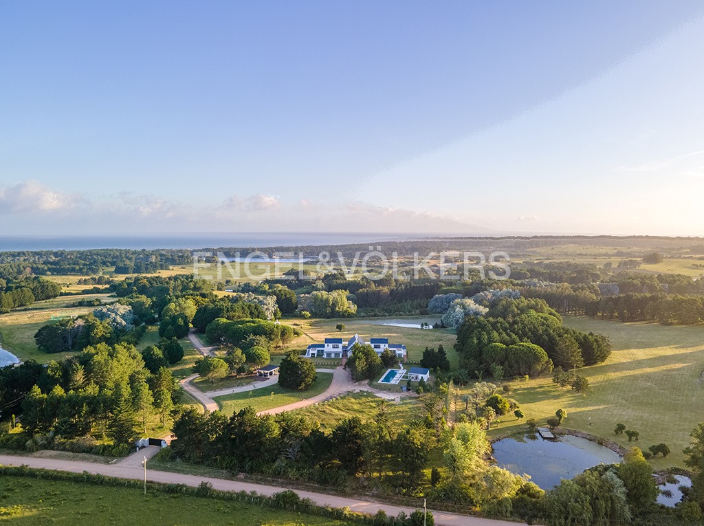 Modern property in exclusive location near José Ignacio