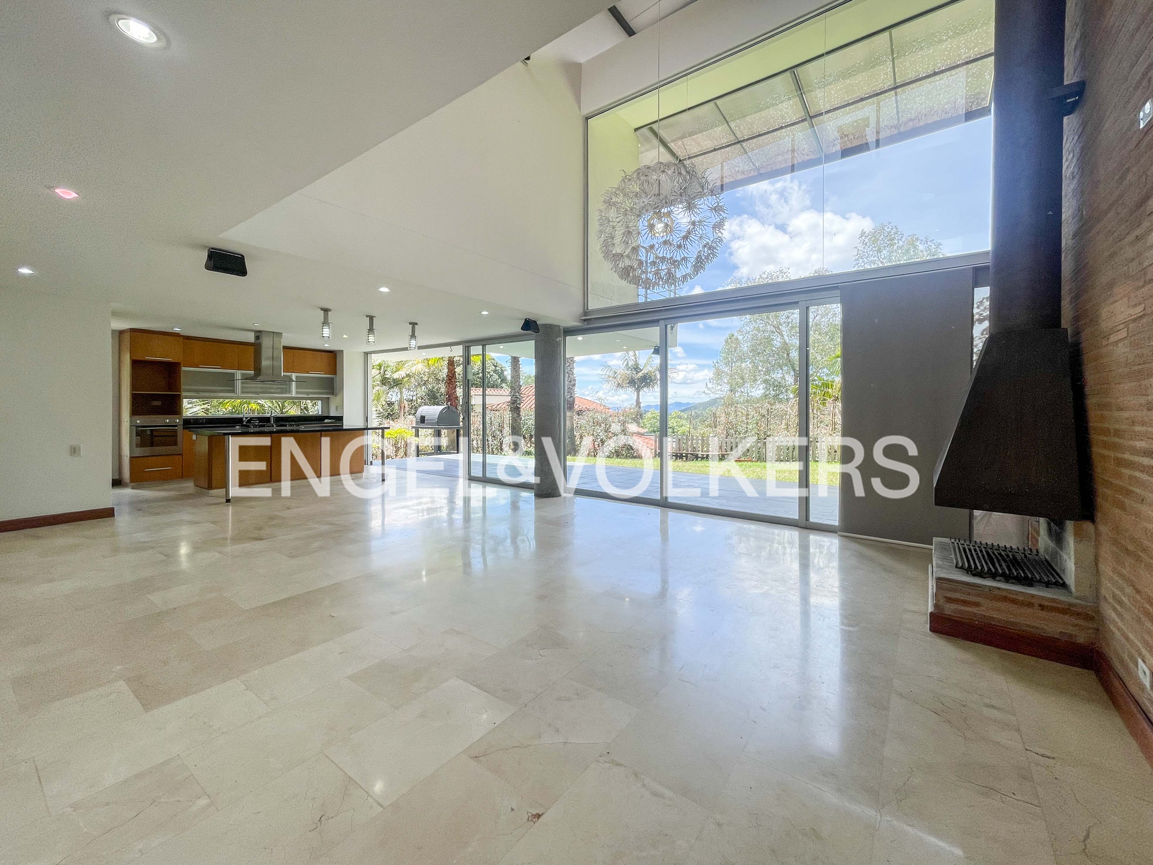 Casa para venta en parcelación campestre en El Escobero | Vía El Retiro