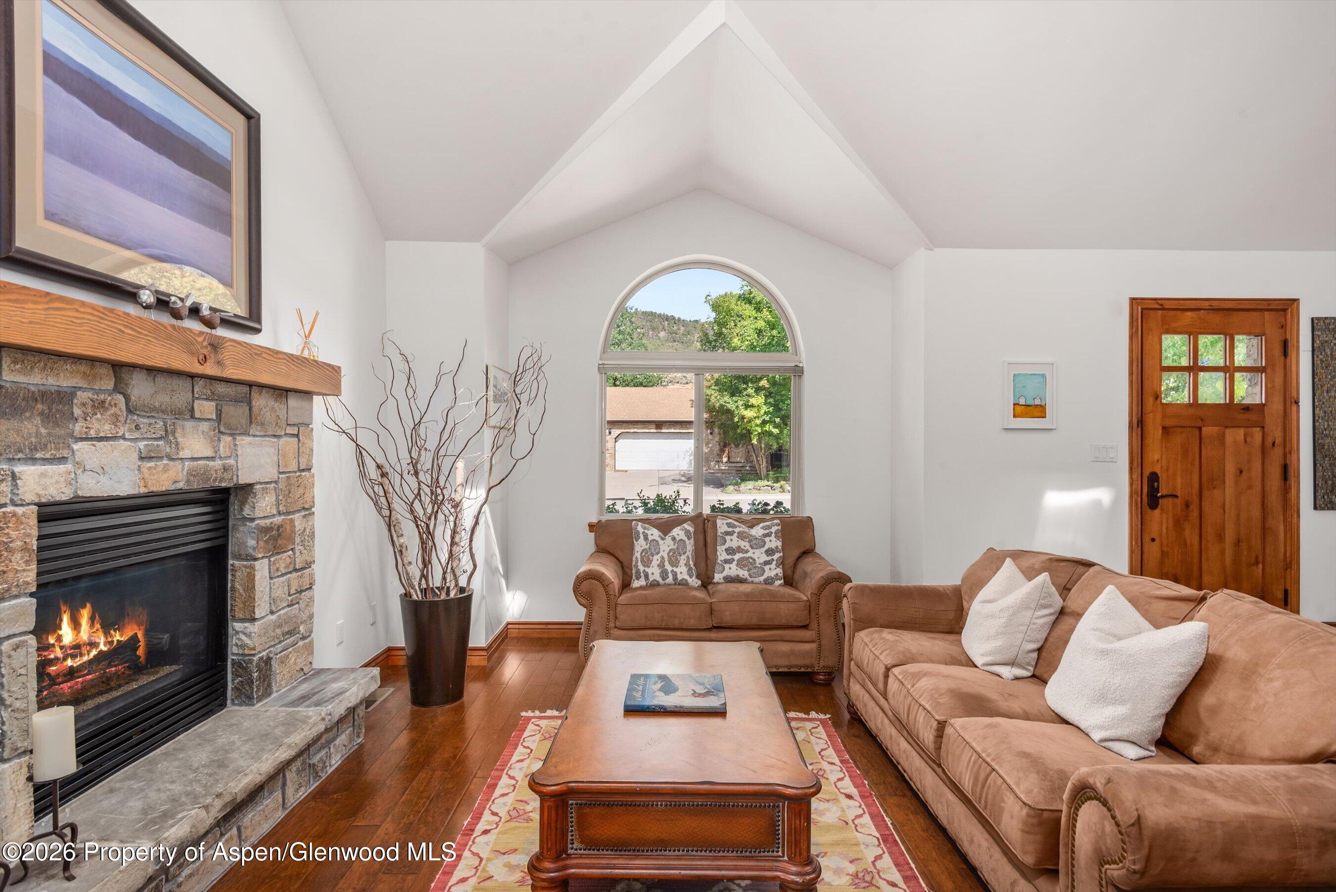 Experience Updated Comfort Five Minutes from Willits