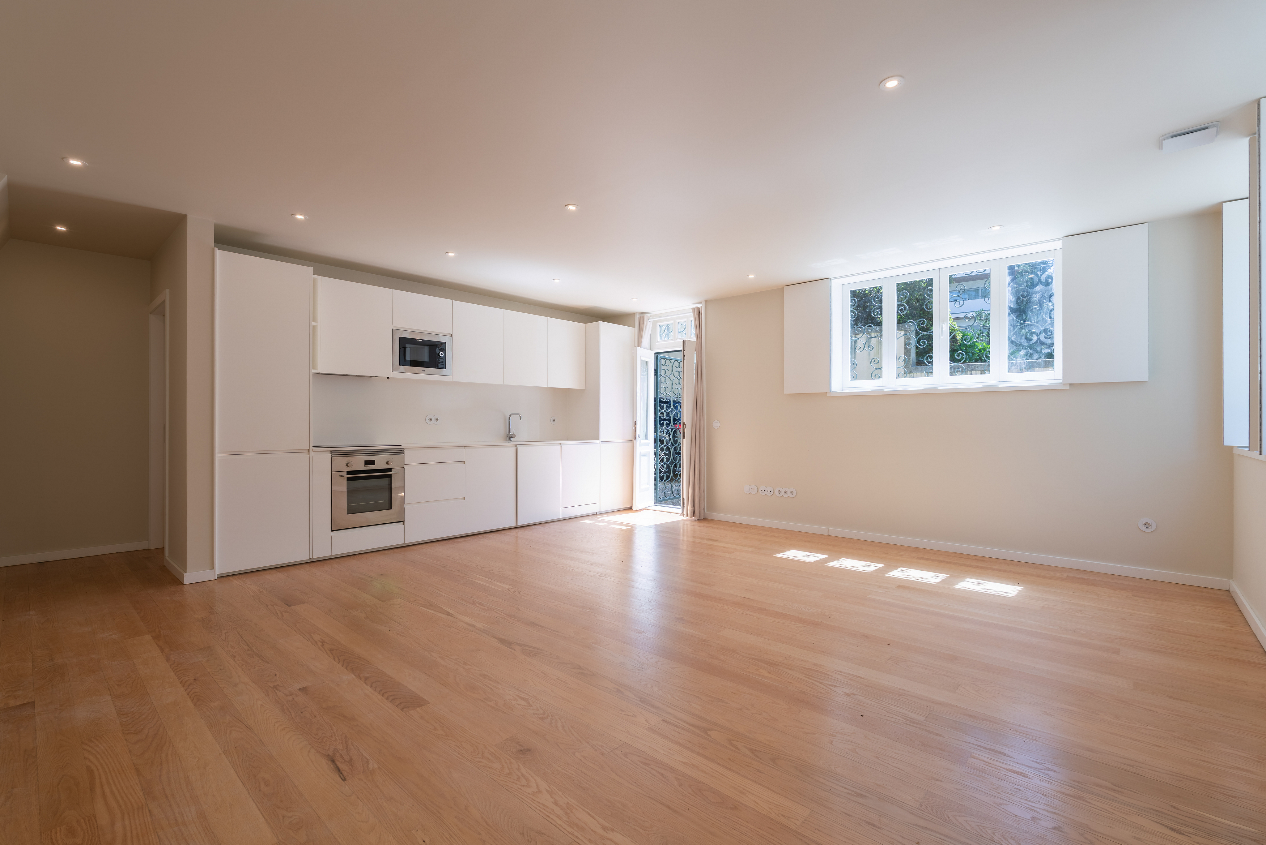 3-Bedroom Apartment in Foz Condominium