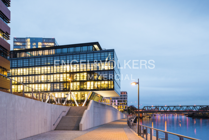 Lichtdurchflutete Büroflächen mit freiem Weserblick in Toplage der Überseestadt