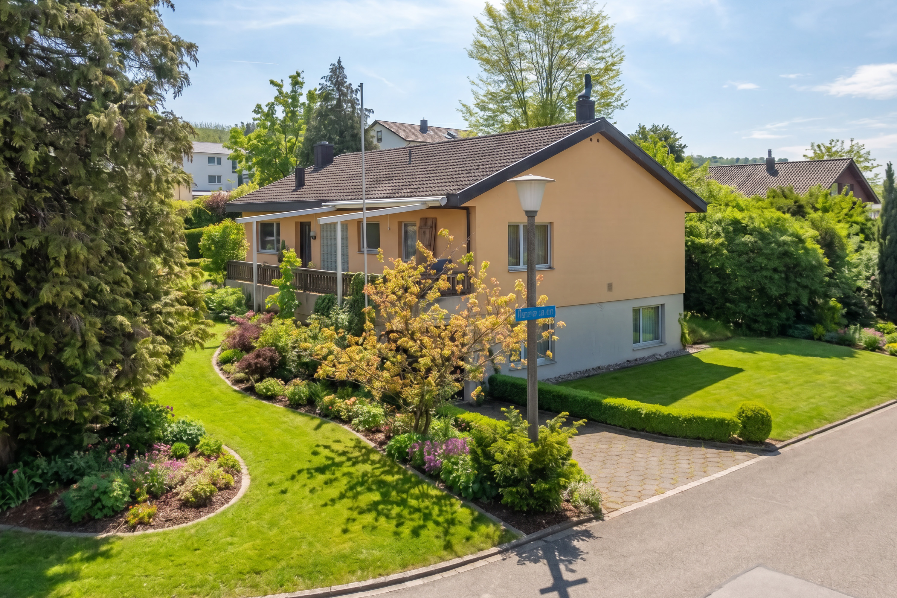 Einfamilienhaus mit grossem Grundstück und Raum für Ideen