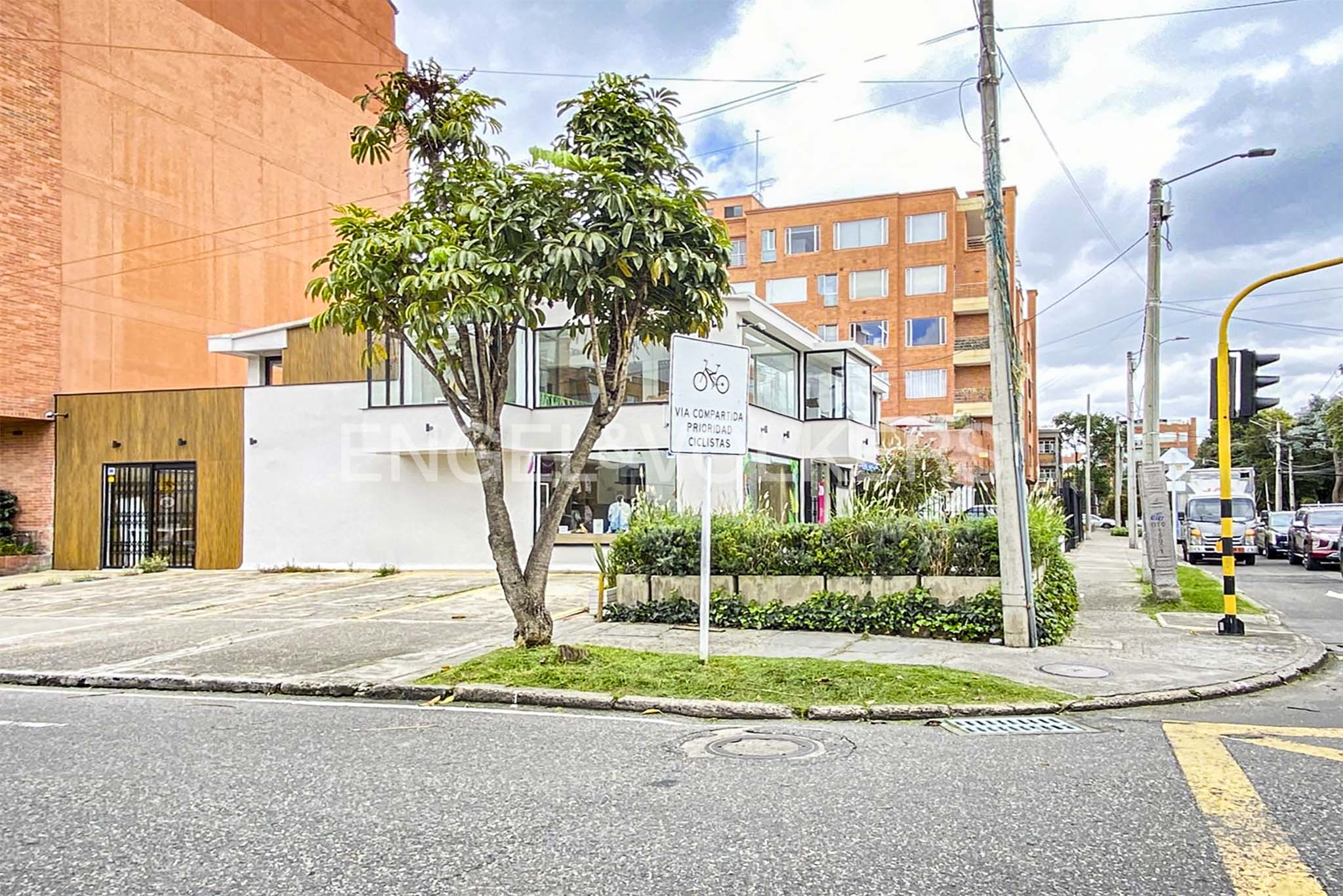 Arriendo Espacio Esquinero Segundo Perfecto Para su Oficina