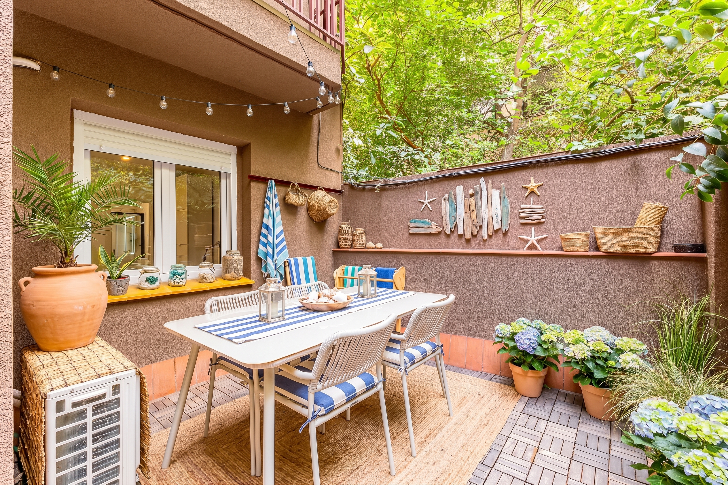 Quiet renovated apartment with terrace in Galvany [AI-modified]