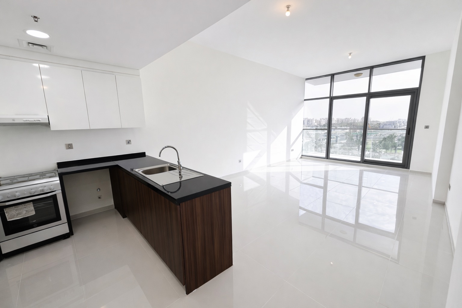 Vacant | Spacious | Garden View